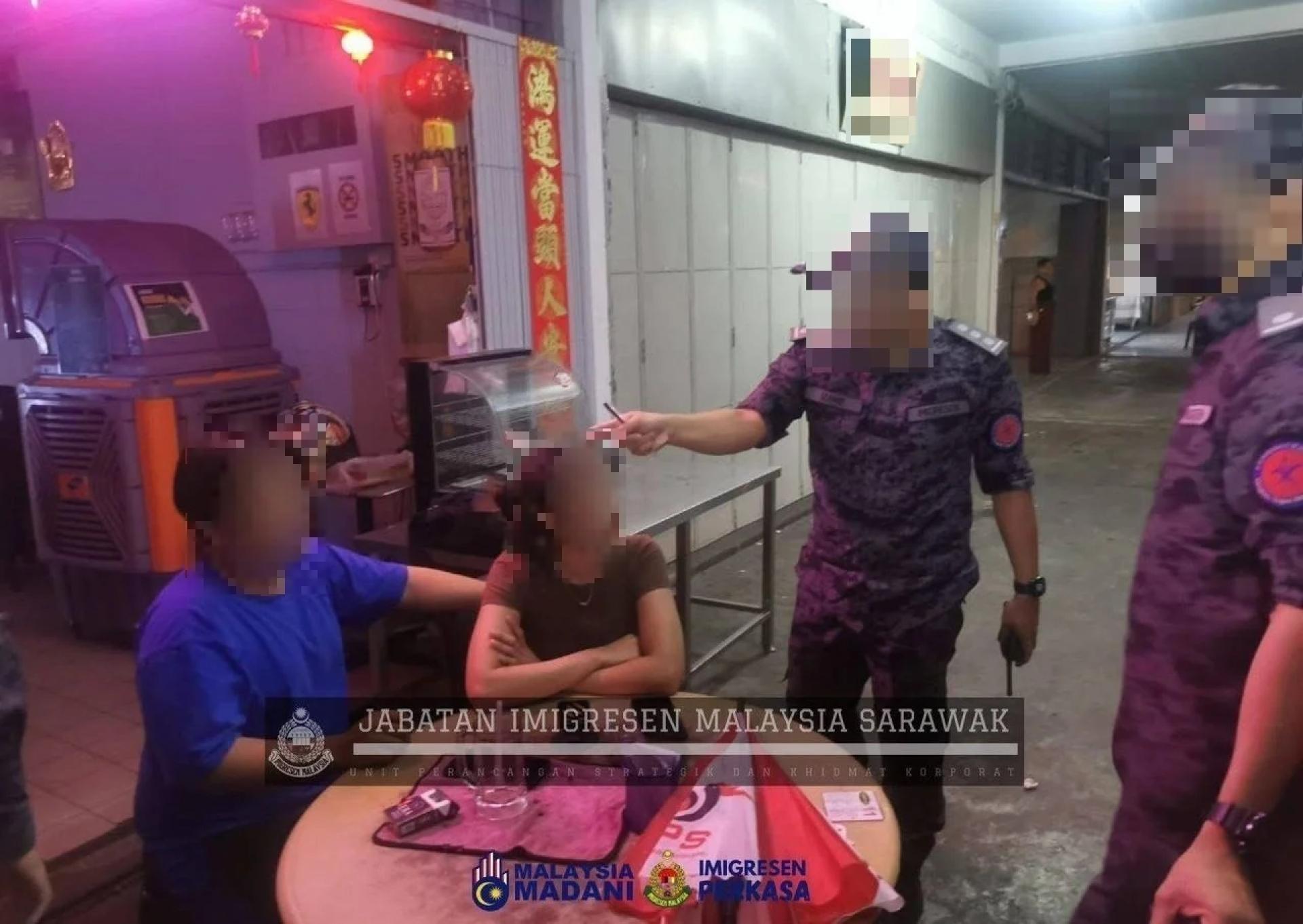 移民局于周四及周五展开行动中，所扣留的部分非法入境者。