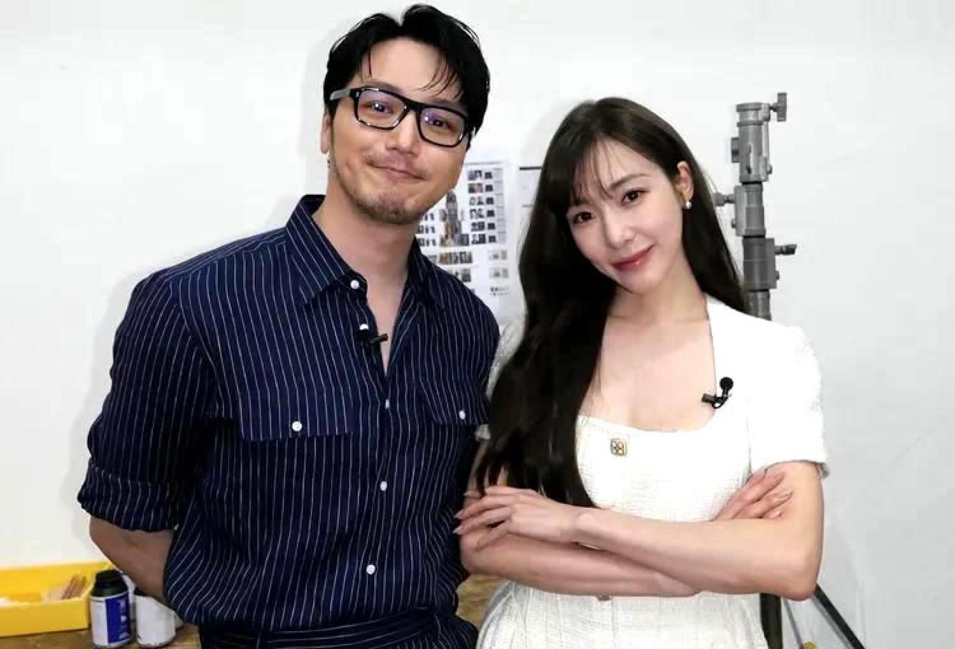 Tiffany（右）与卞约汉注册结婚，正式成为夫妻。