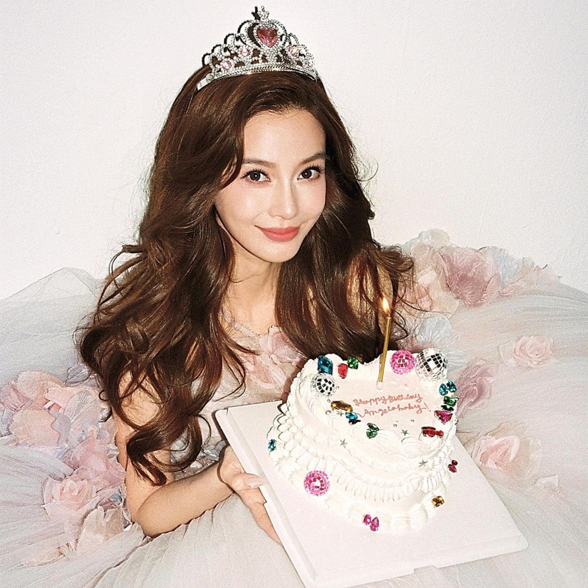 Baby公主Look庆祝生日。
