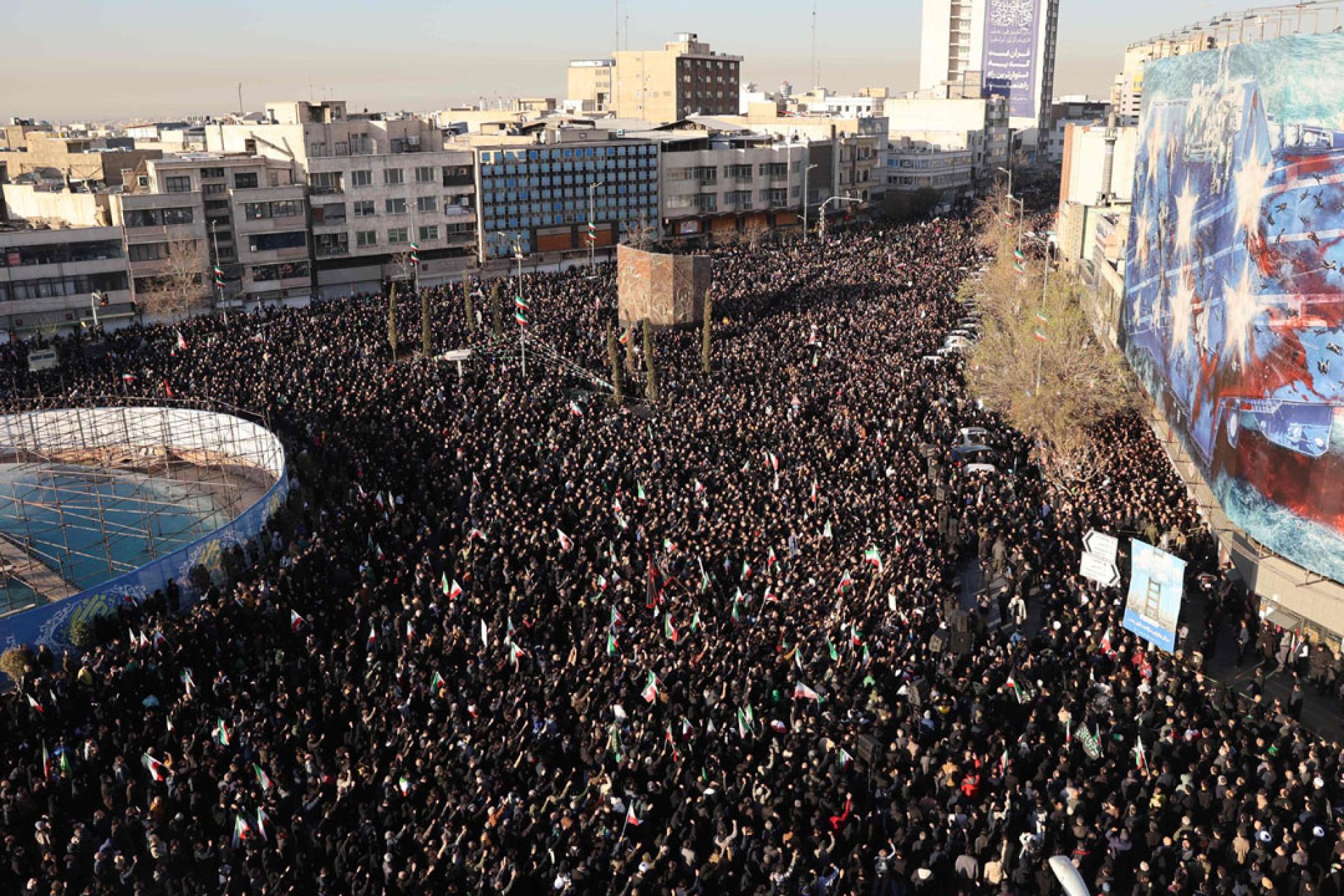 哈梅内伊的支持者1日在德黑兰聚集悼念。