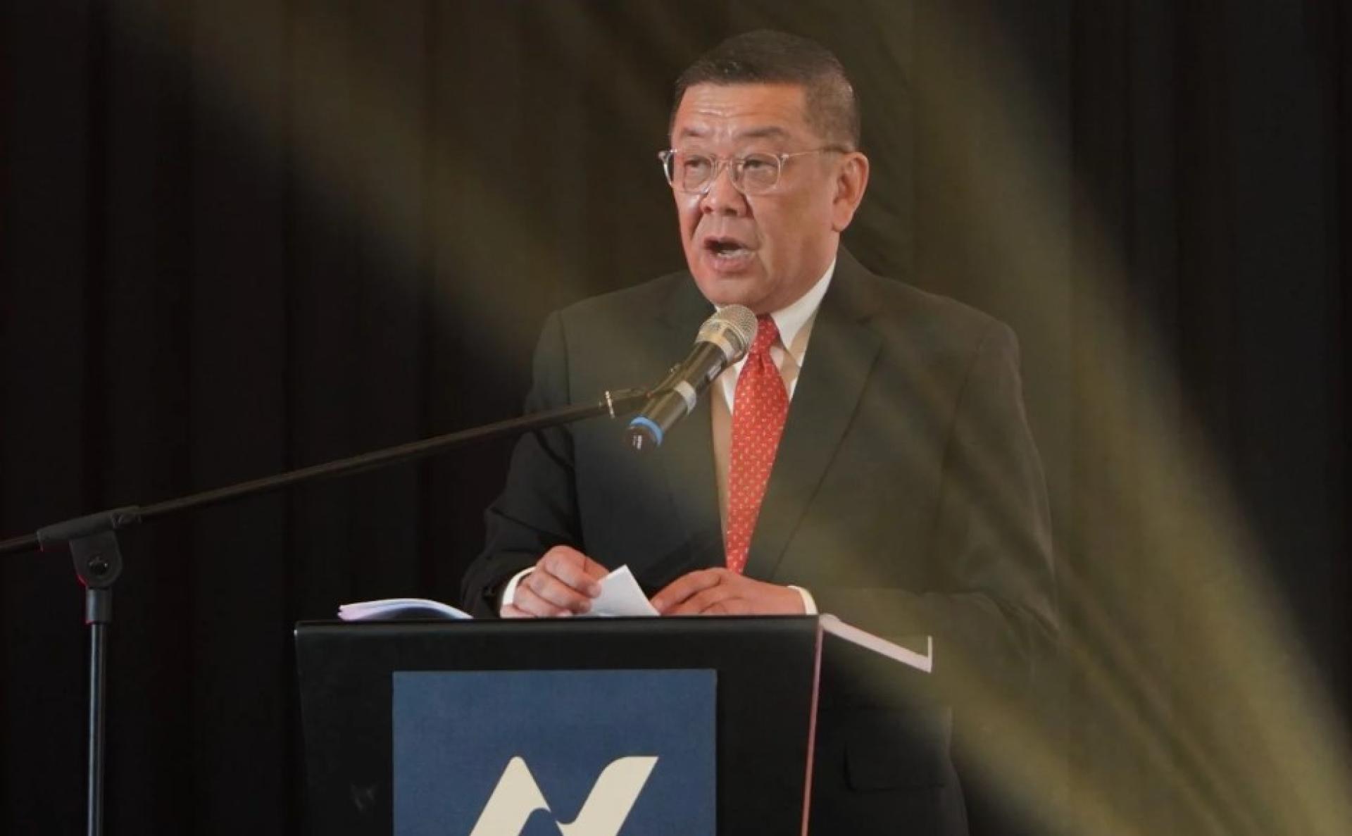 黄良杰发表演讲。