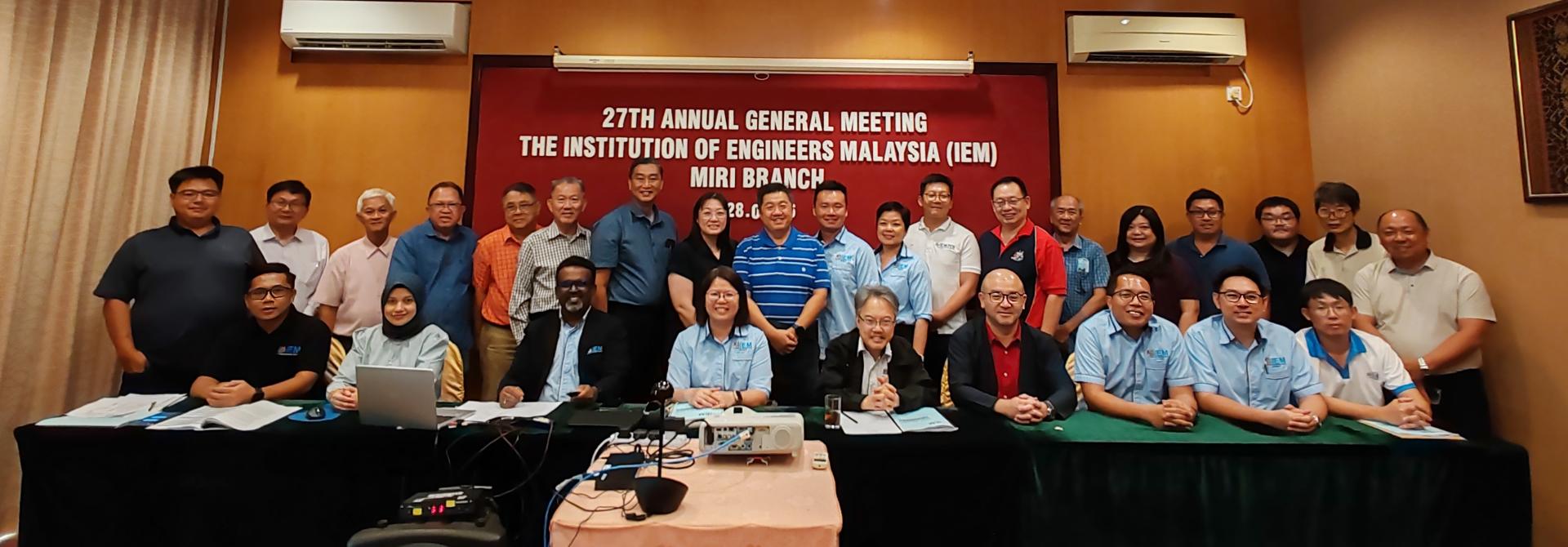 马来西亚工程师学会（IEM）美里分会召开2026年度会员大会暨改选，出席者合影。