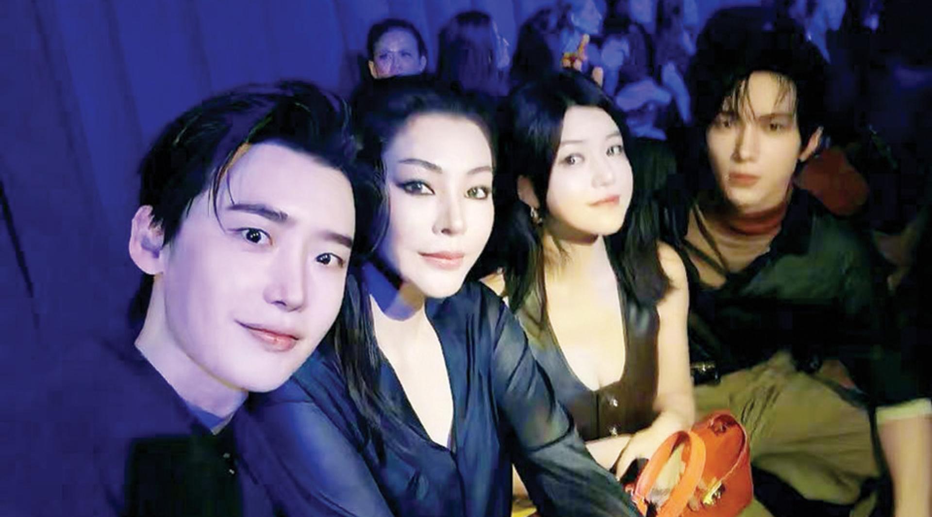 陈妍希（右二）与李钟硕（左一起）、Faye Peraya、余承恩同框看秀。