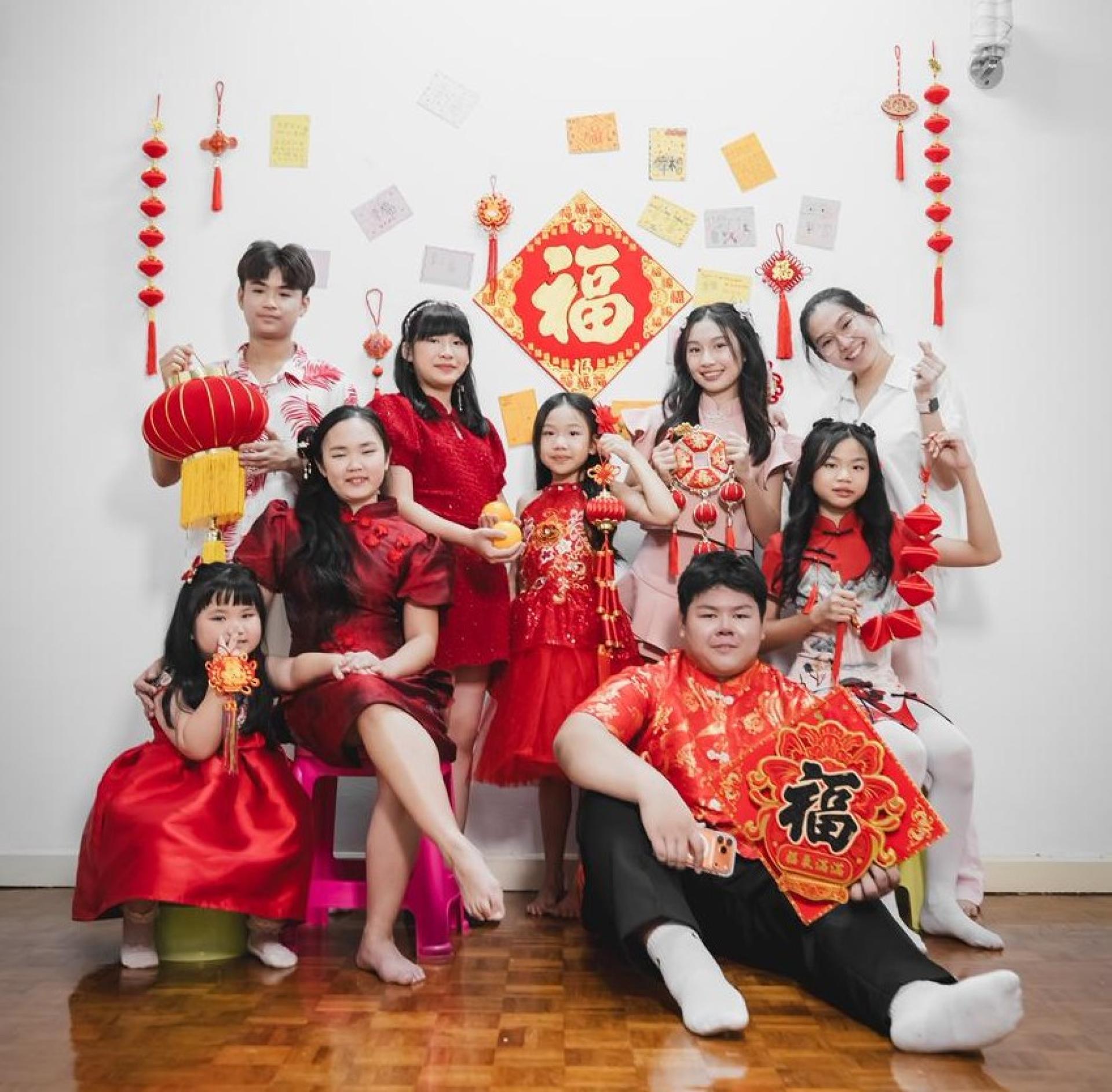 《幸福在歌声中围绕》作品专辑