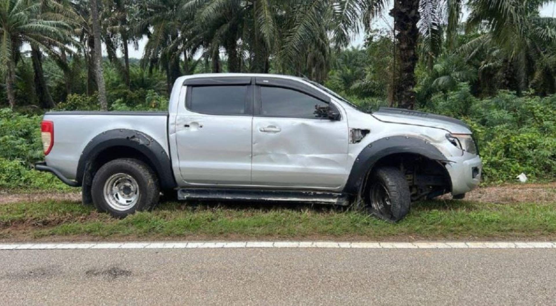 皮卡失控撞摩托车，造成两名骑士重伤不治。