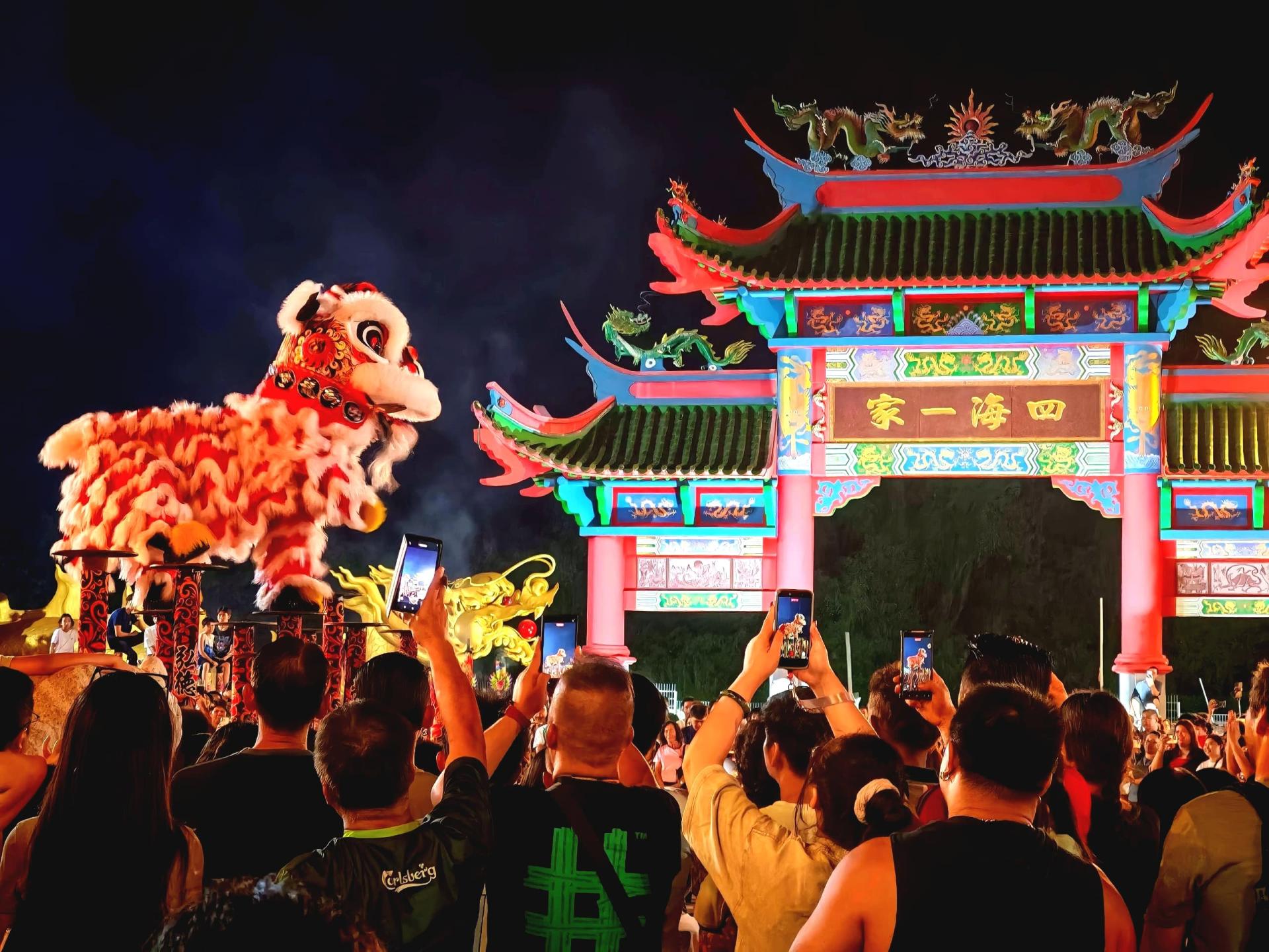 舞狮精彩表演。