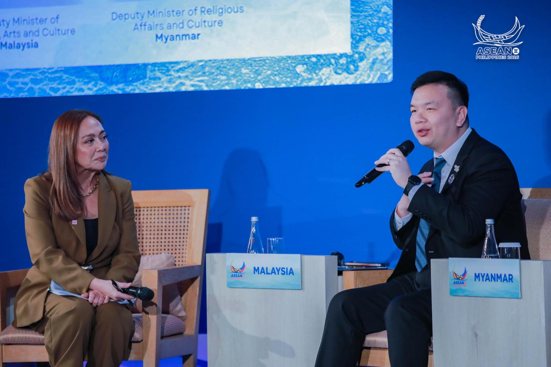 马来西亚旅游、艺术及文化部副部长赵俊文代表部长拿督斯里张庆信出席论坛，与各国代表就区域合作与未来发展进行交流。