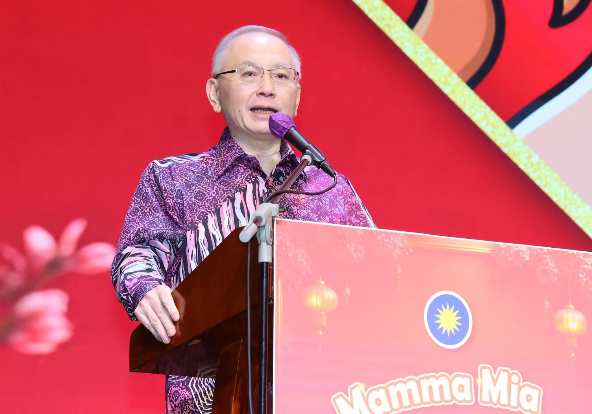 魏家祥：媒体在民主社会中肩负着“第四权”的重要角色，但近来却屡见媒体人员被当局传召调查，甚至有电子设备被充公，还可能面对罚款或其他法律行动。