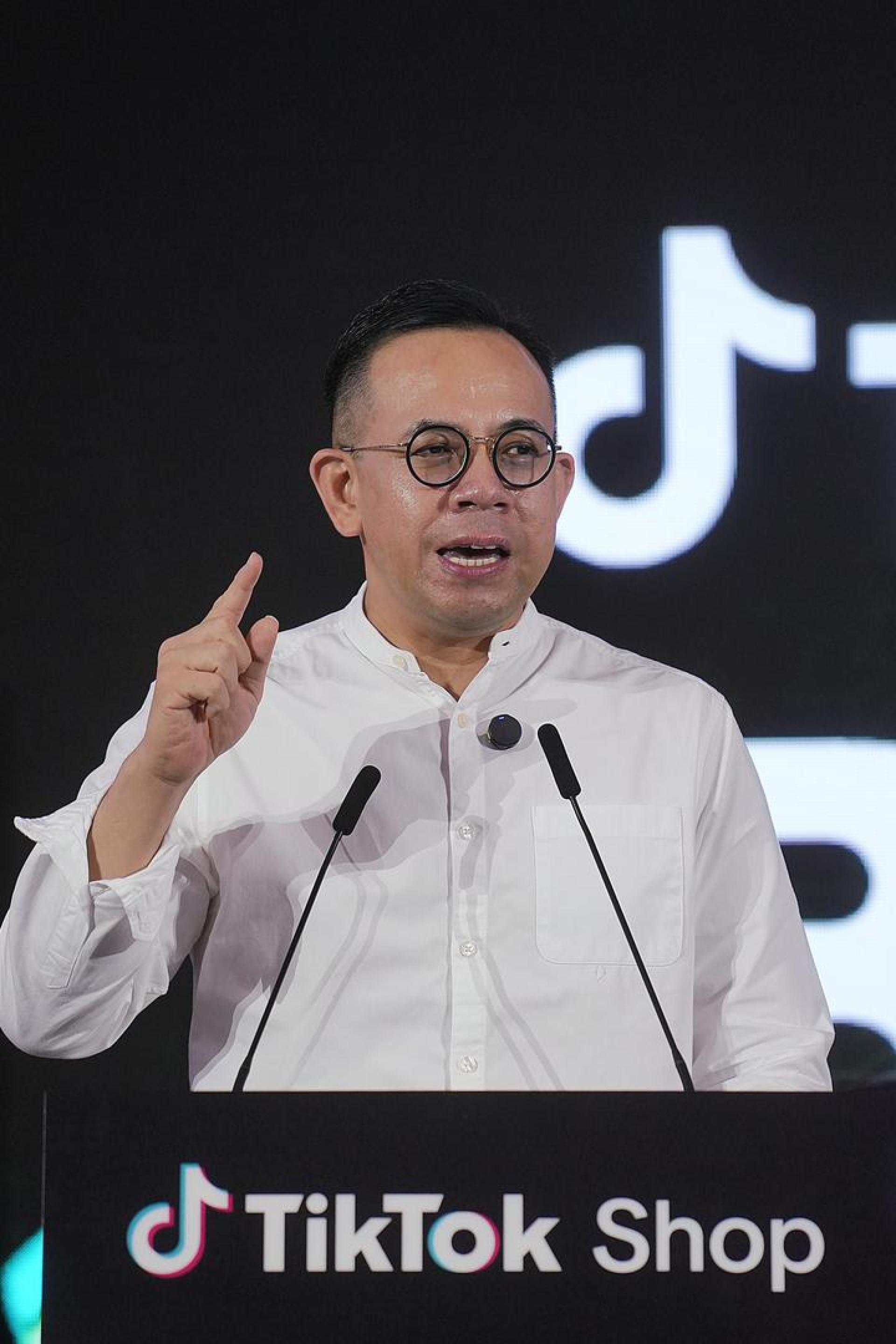 沈志强宣布，推出总额近30亿令吉的女性企业家经济基金，为全国30万名女性企业家提供最高300万令吉的融资。