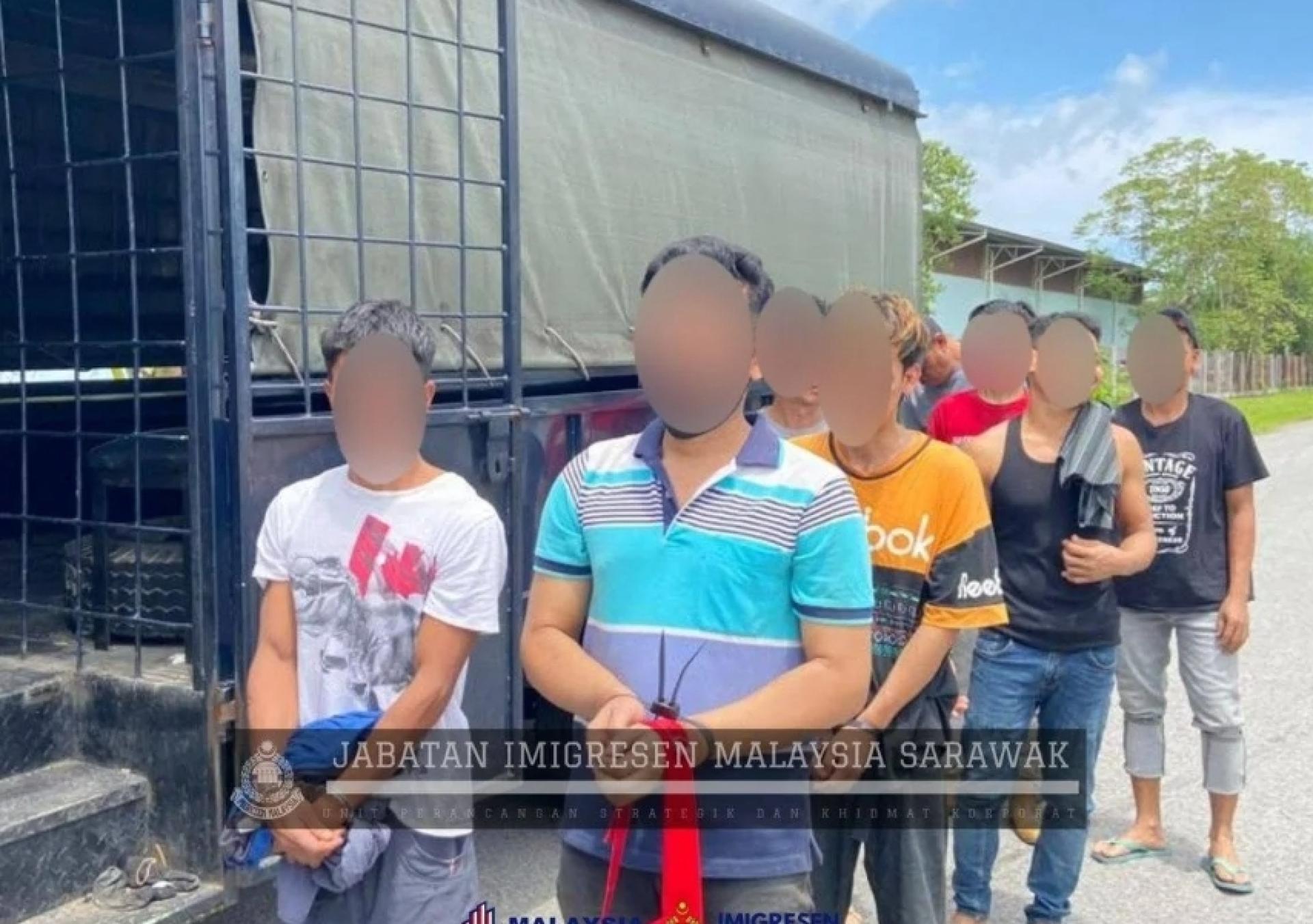 没有有效准证的外国人被当局扣留查办。