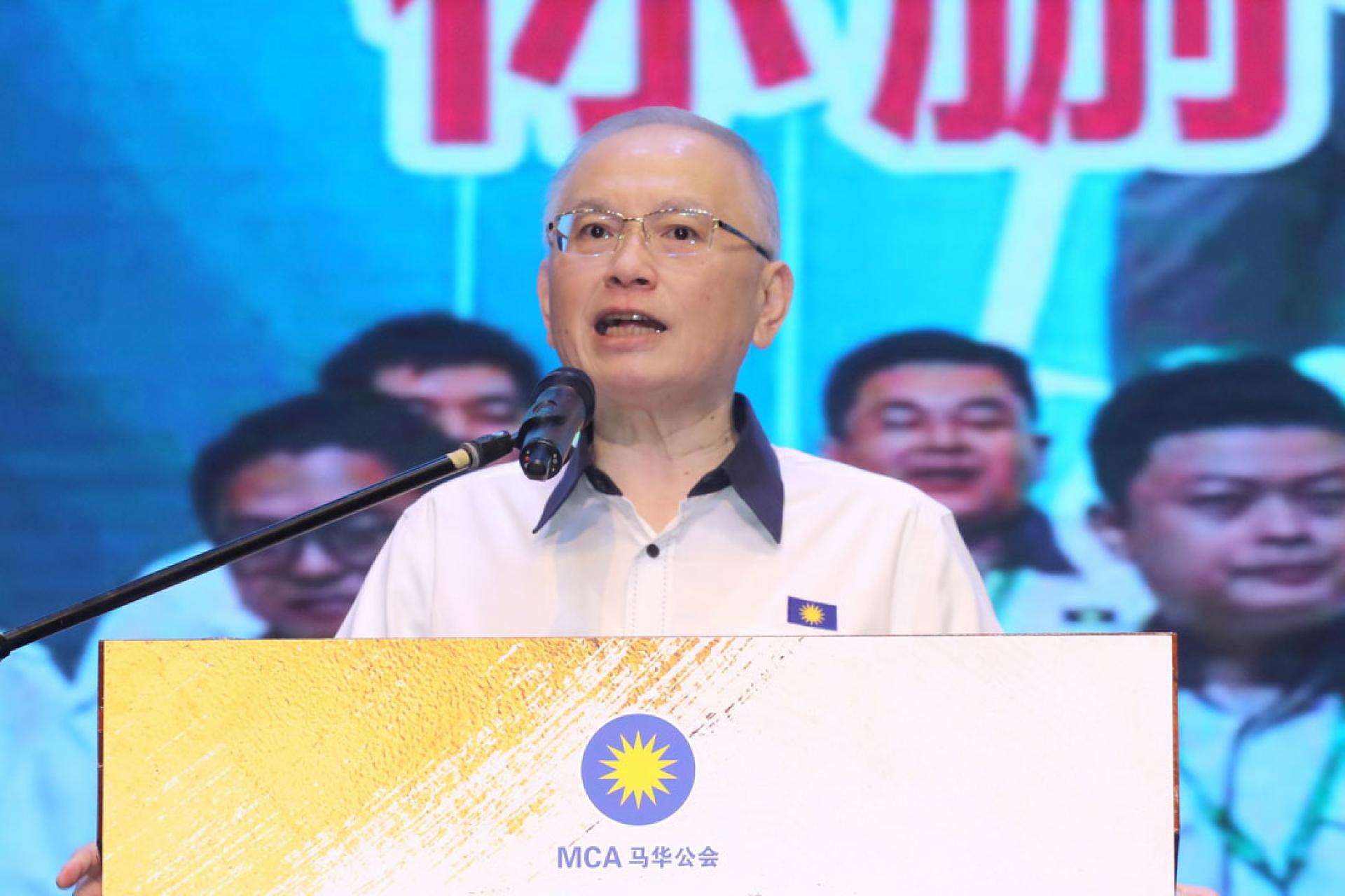 魏家祥：当世界正在积极发展人工智能、半导体、机器人产业，我国却继续陷入无谓的政治内耗中，消耗整个国家的时间和精力。