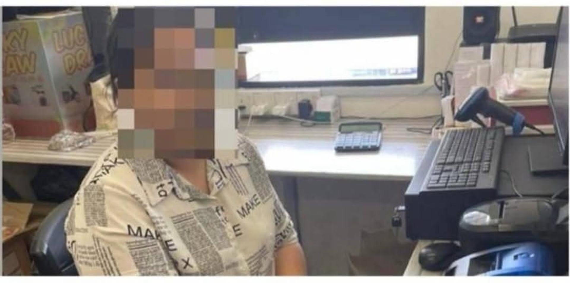 突袭行动中被拘留的27岁女子。