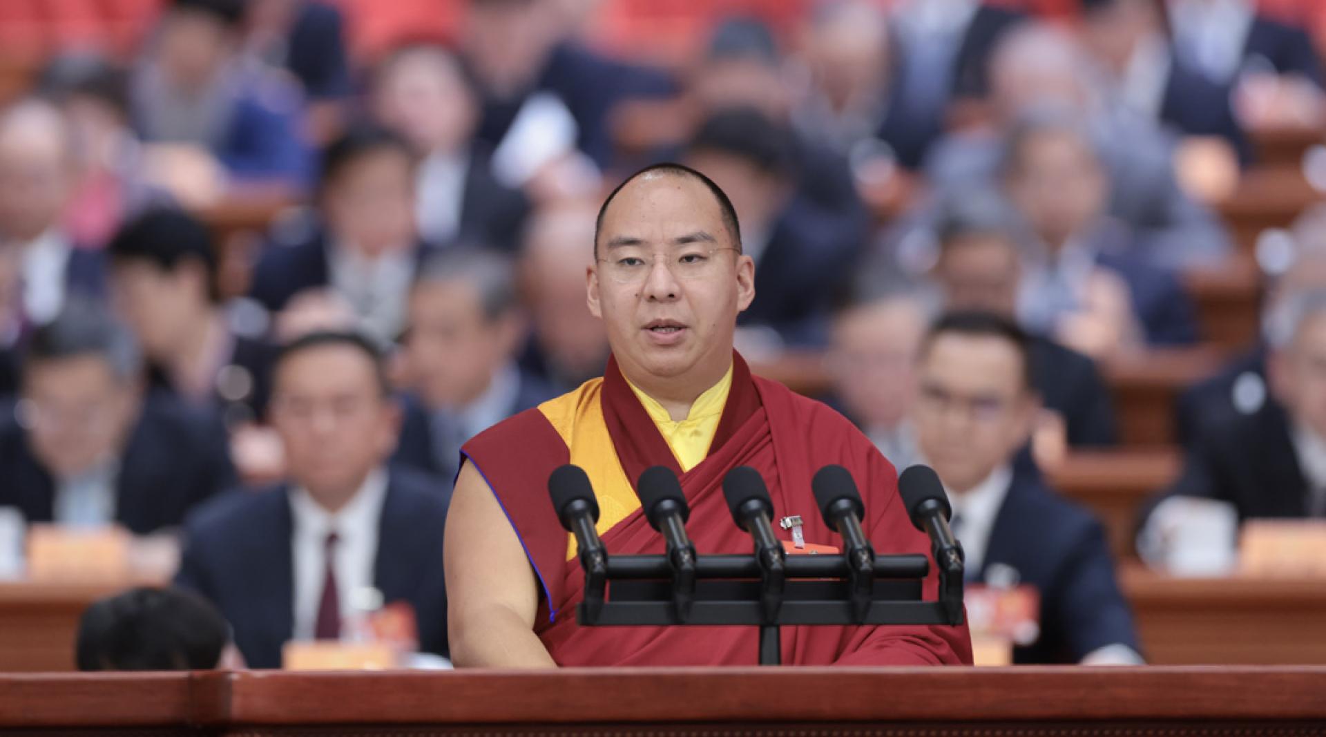 班禅额尔德尼·确吉杰布。（图：中新社）