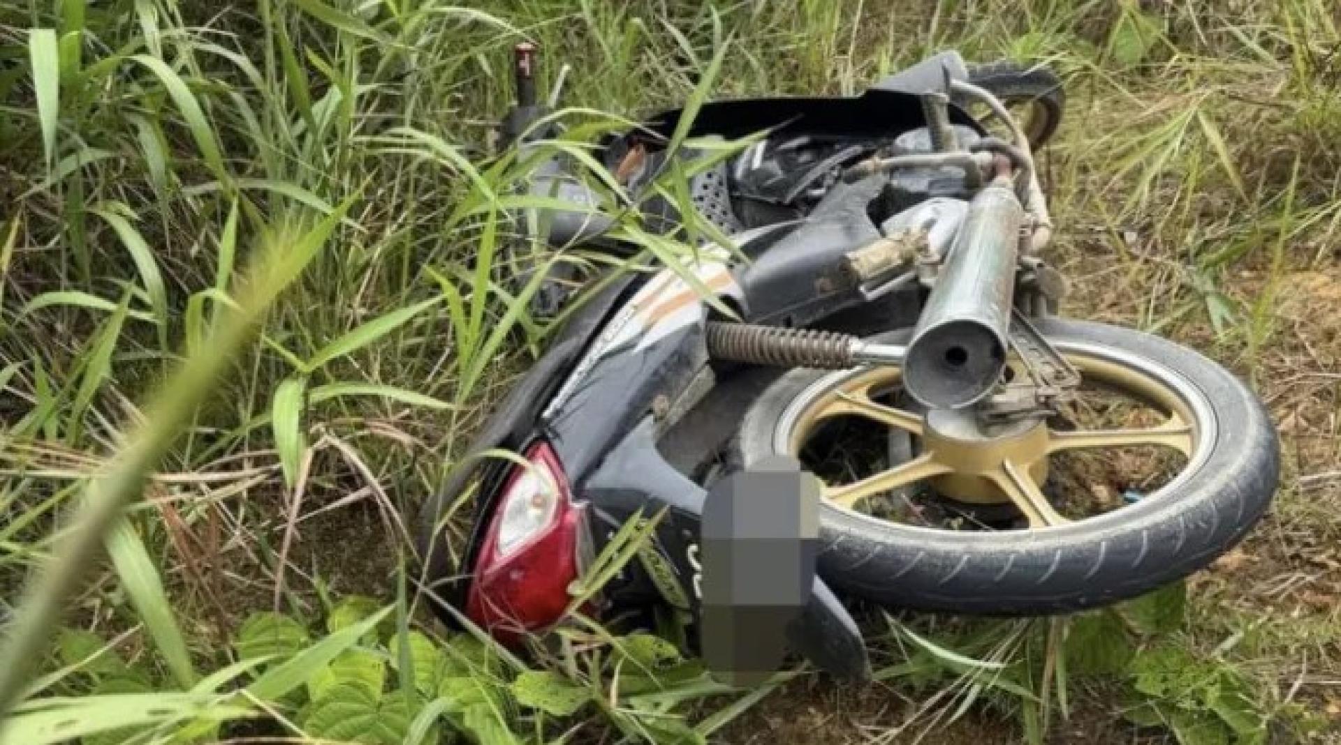 事发当日（2026年3月9日），摩托车与卡车碰撞现场。