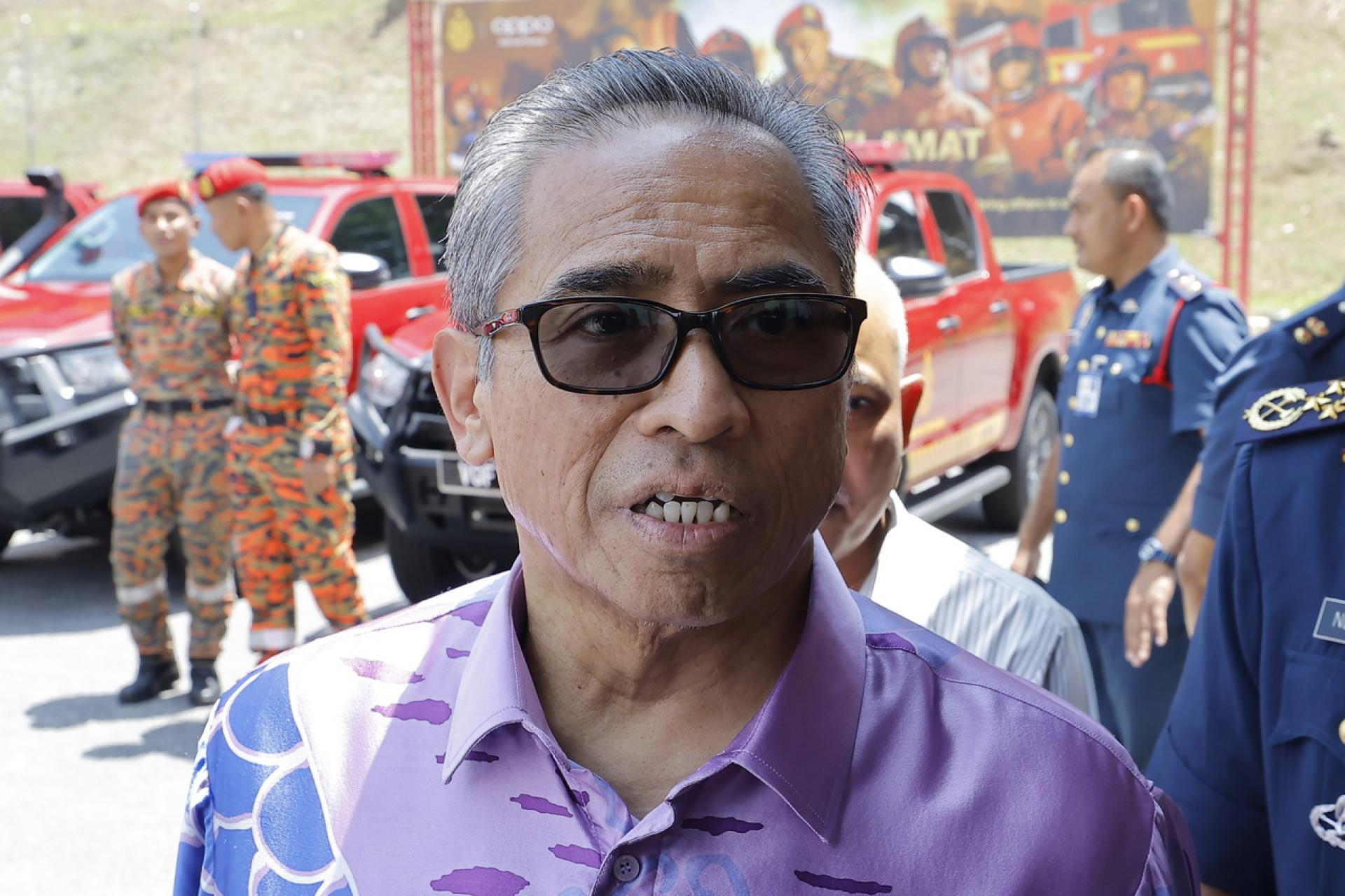 山苏阿兹里：已接获调查阿占巴基的特委会报告，近期召开公共服务局纪律局会议，周三的内阁会议也会讨论这份调查报告。