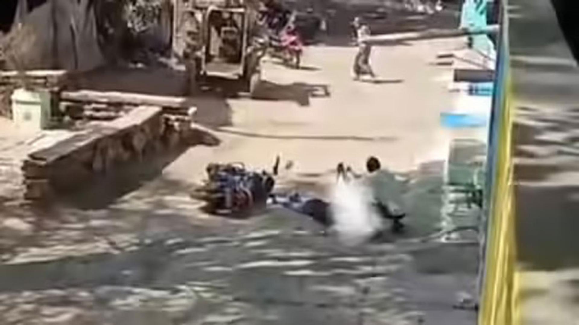 帕特尔用铁锤将巴拉特爆头而死。