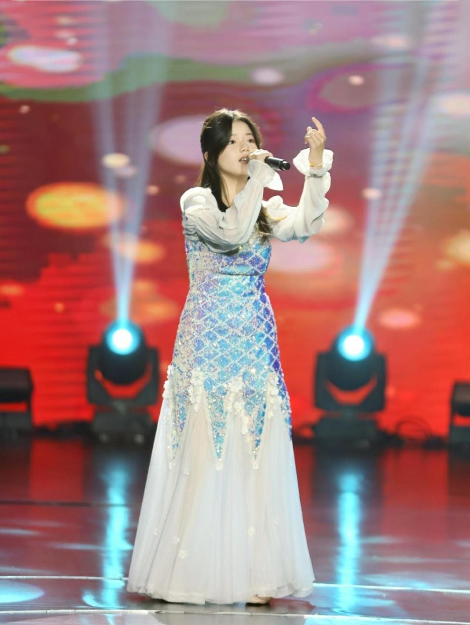 许雁菡歌唱神姿