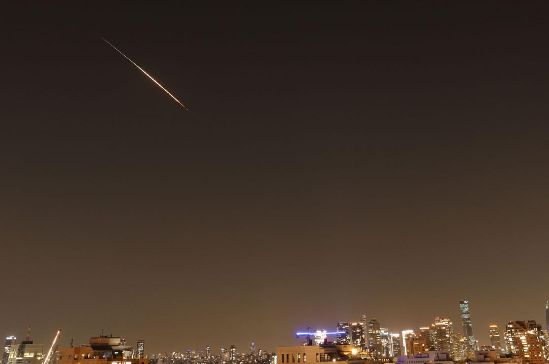 伊朗11日对特拉维夫发动新一轮导弹袭击。