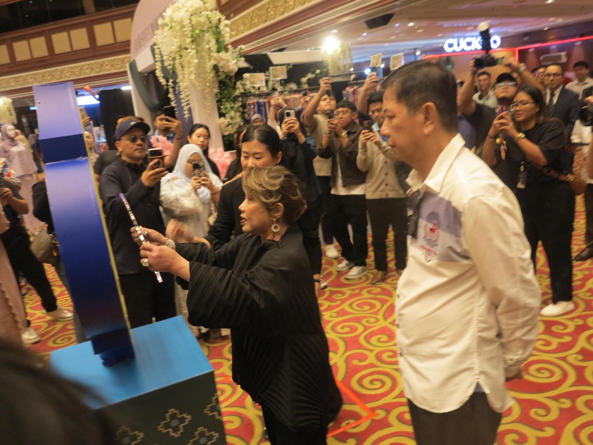 阿玛尔拉吉亚公主为“Let's Raya 2026”消费展主持开幕礼