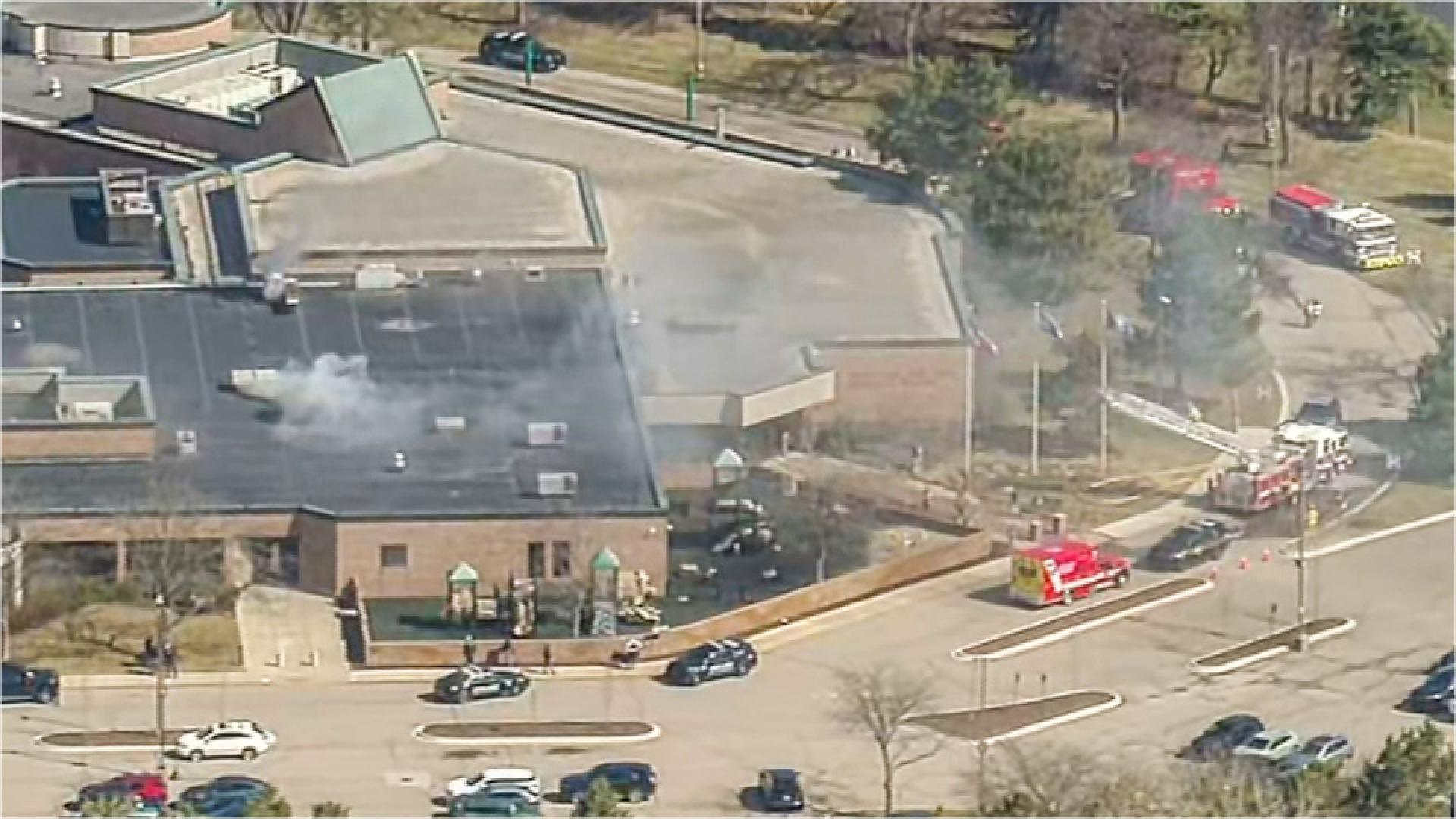 底特律西北郊区西布卢姆菲尔德的犹太教堂发生袭击事件。