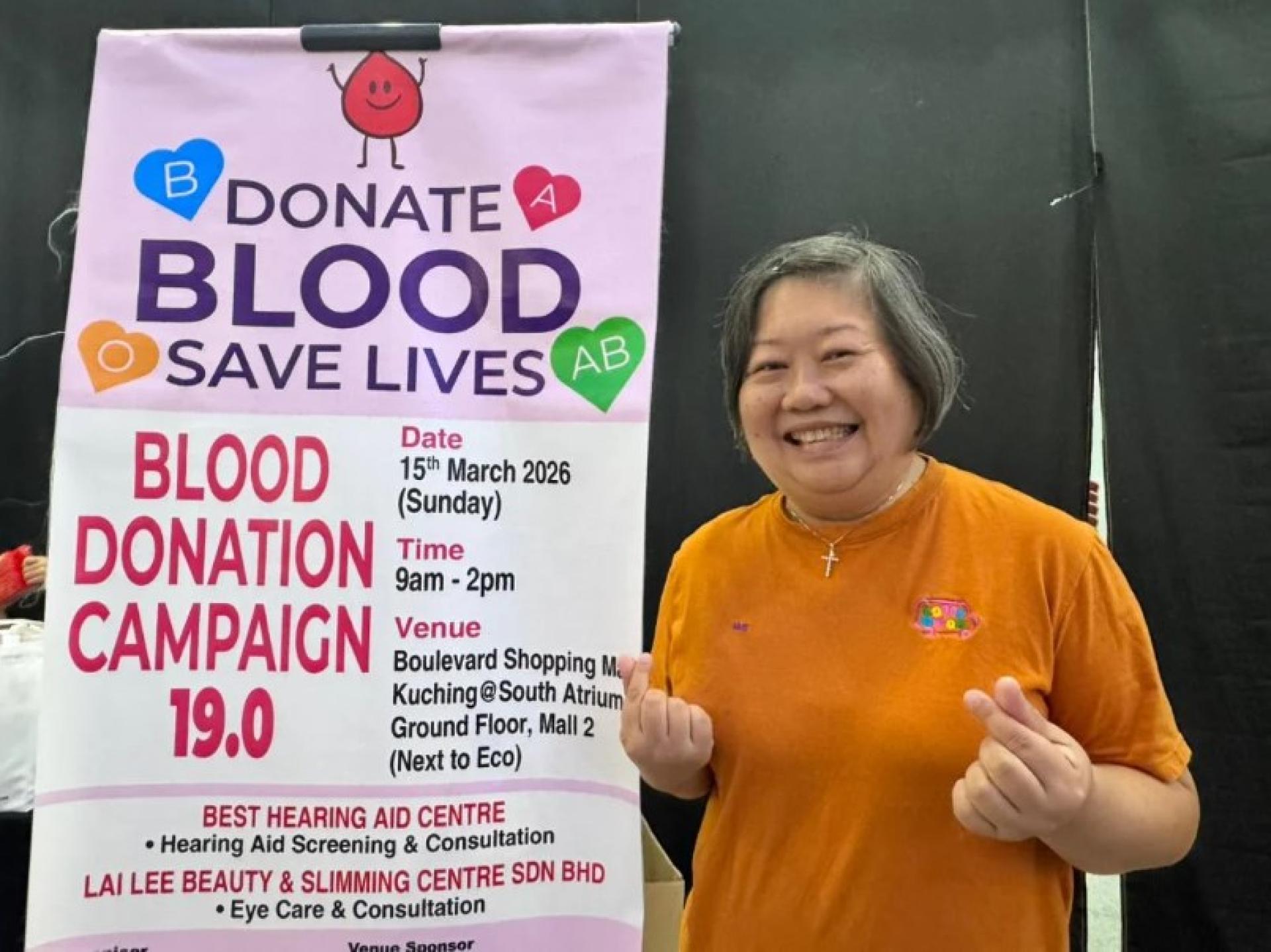 May Loo Hun Ing于2026年3月15日在古晋富丽华购物广场举行的古晋爱书协会第19届献血活动上。