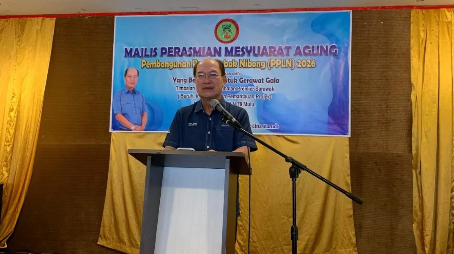 格拉瓦特在活动中发表讲话。