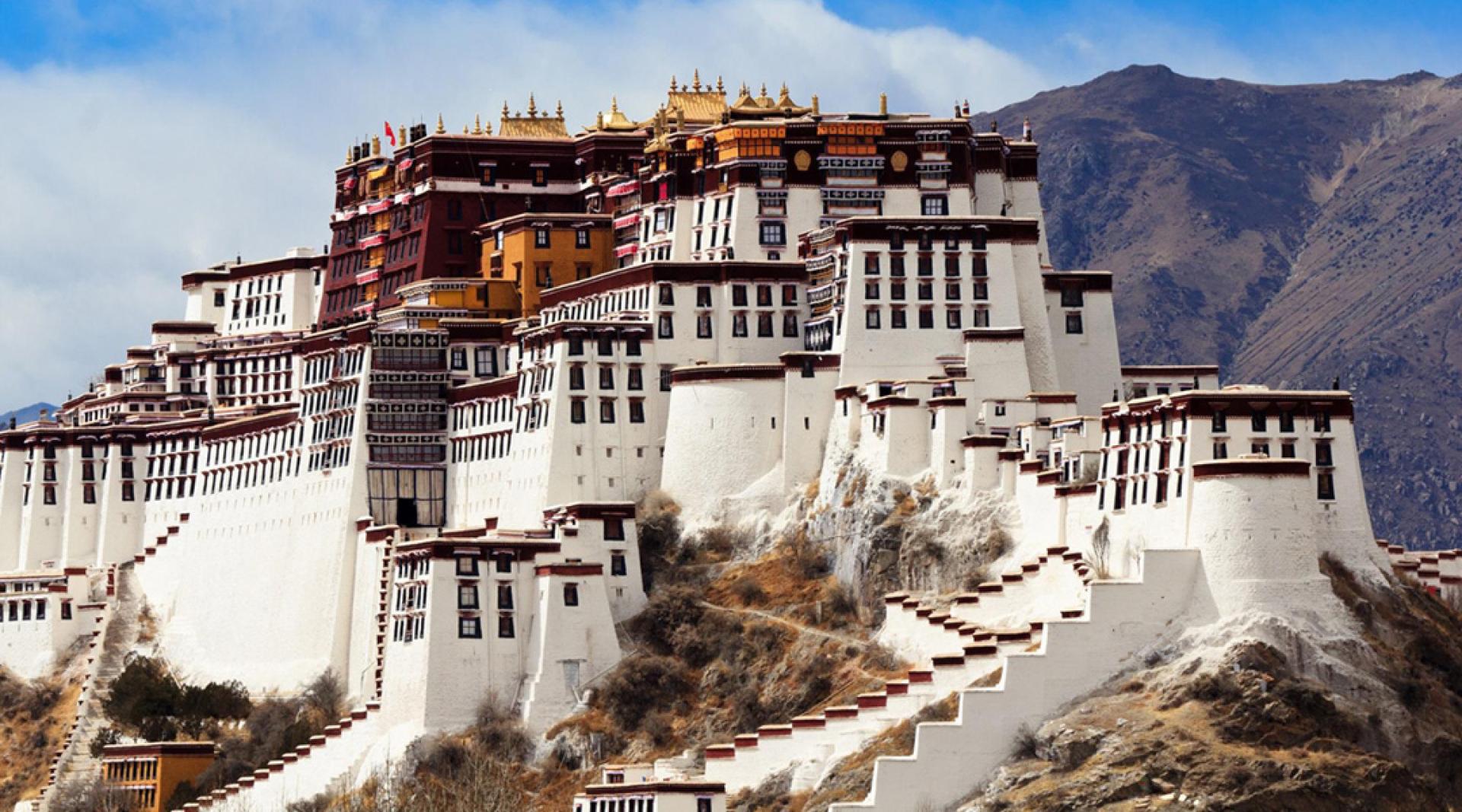西藏布达拉宫。