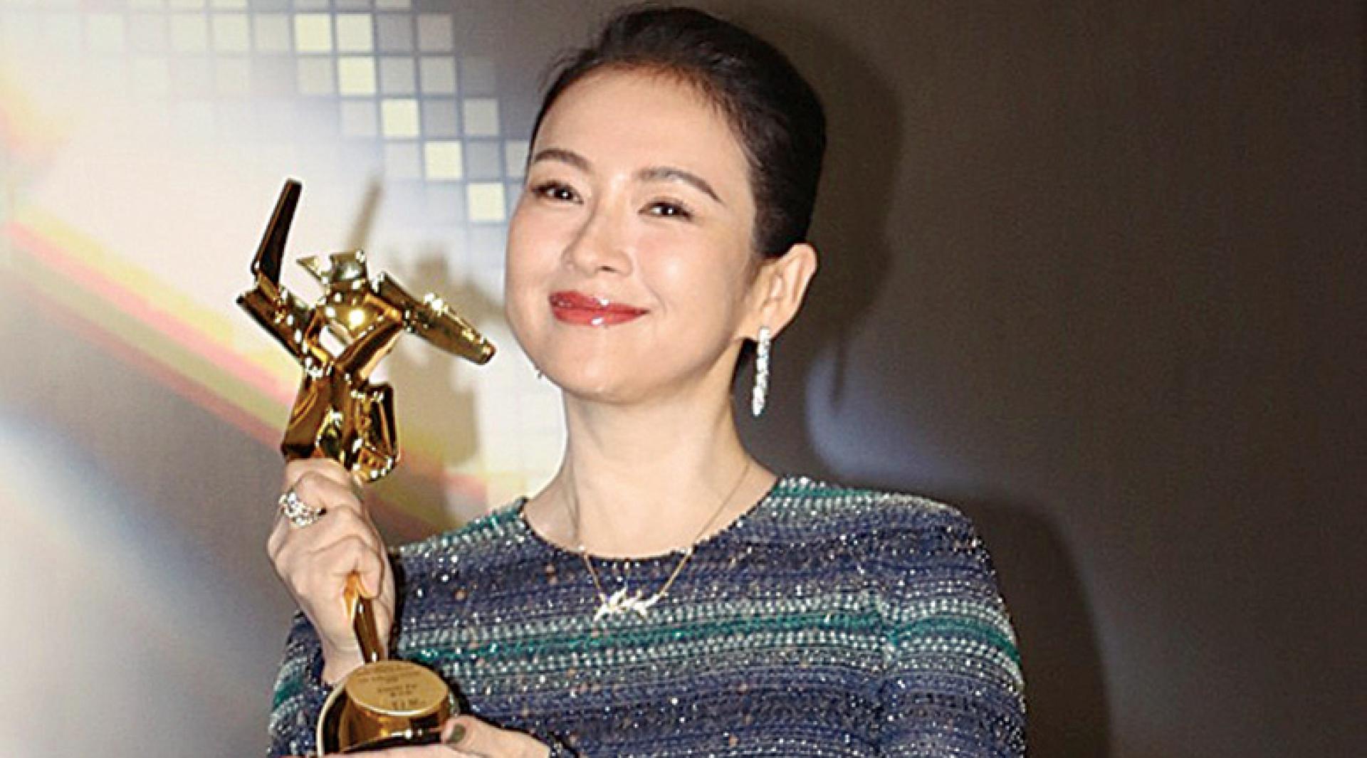 章子怡获颁“卓越亚洲电影人大奖”。