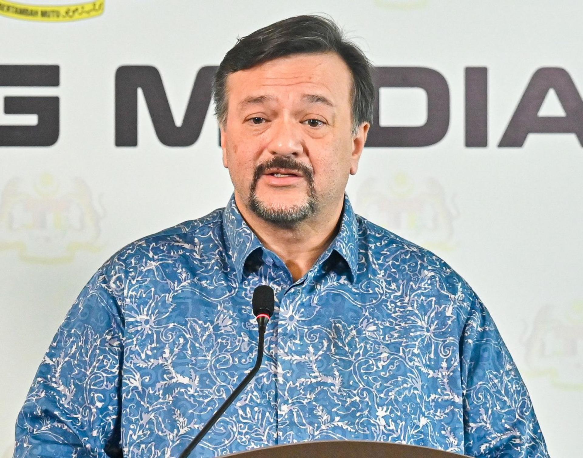 第二财长阿米尔韩沙。