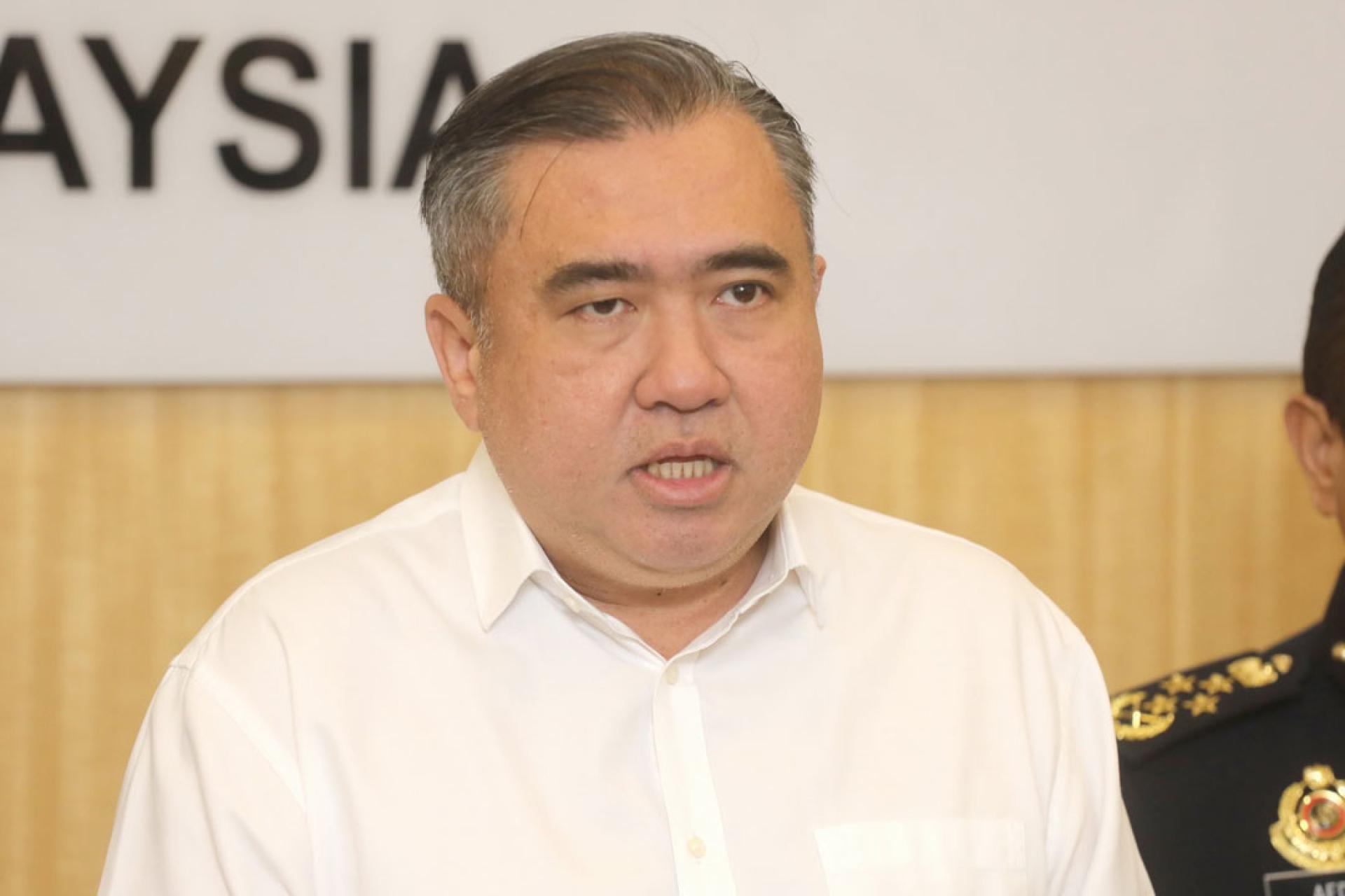 陆兆福保证，开斋节期间的国内航班并无收到燃油价格上涨而受影响。