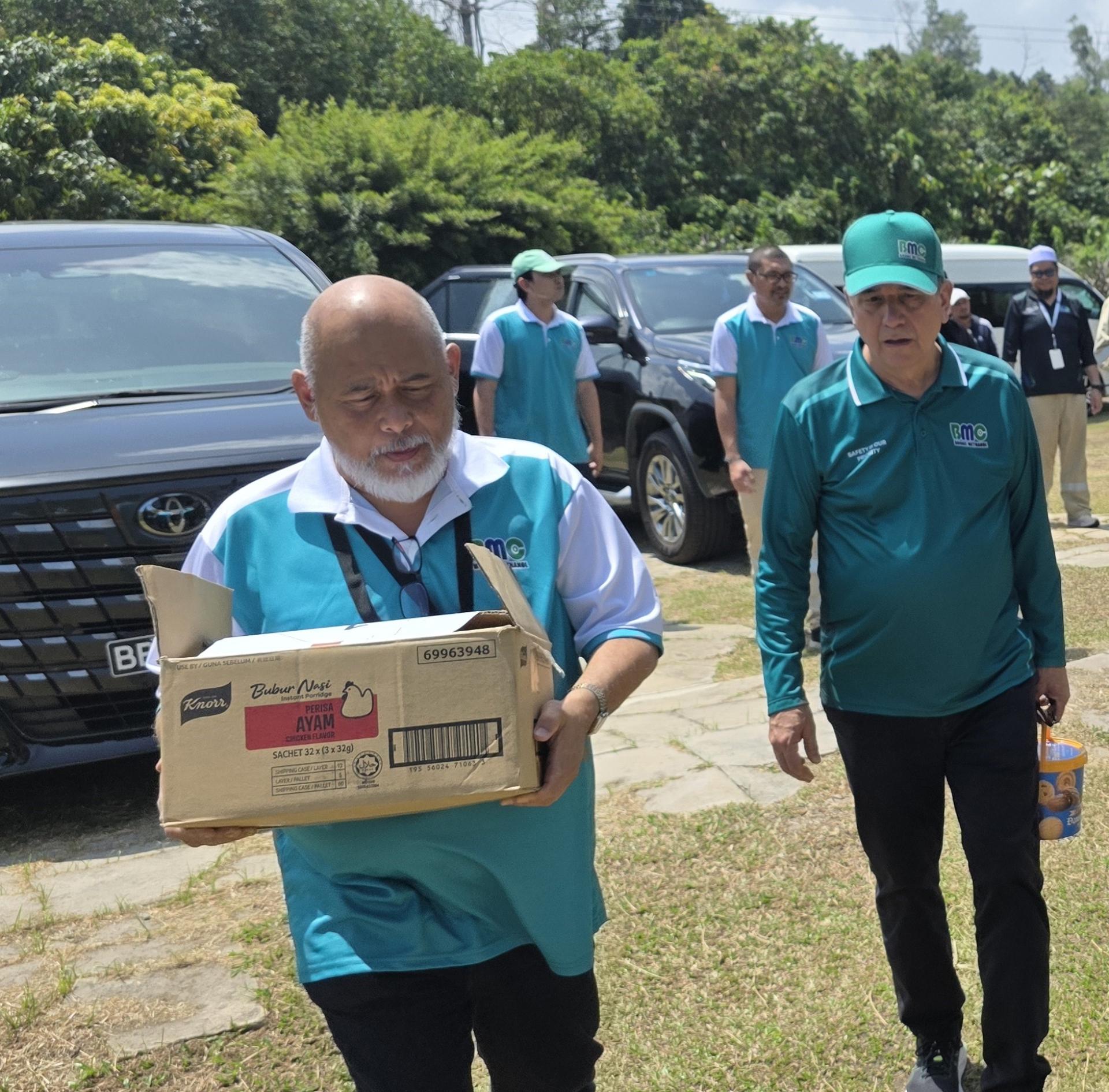 团队亲自走访了每个家庭