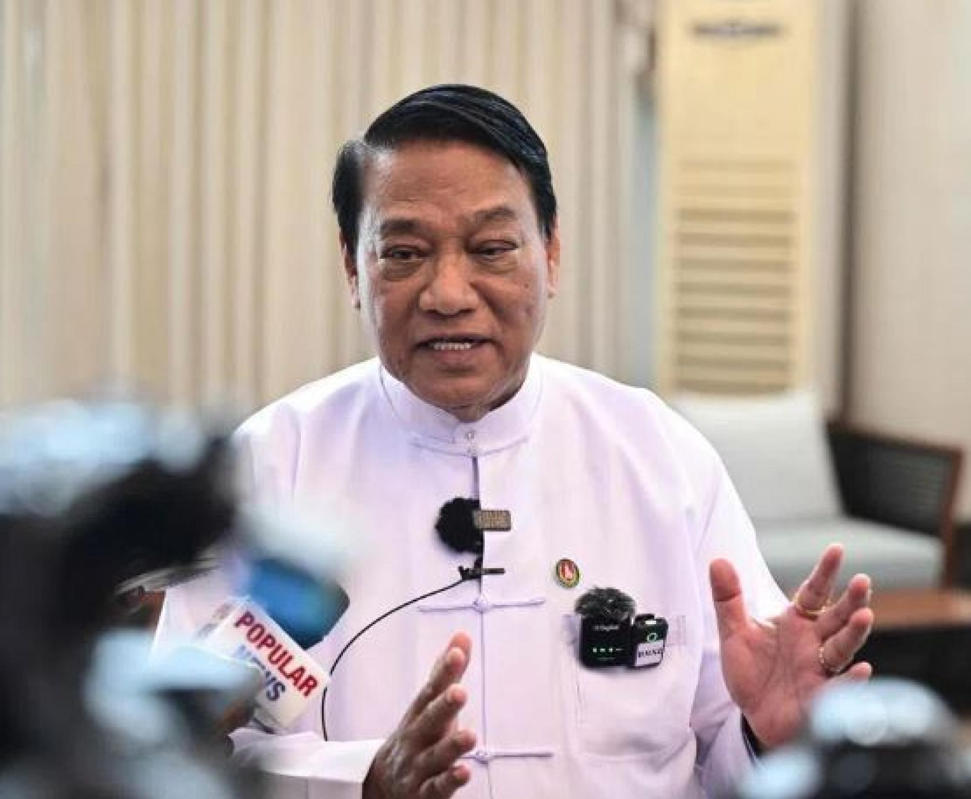 金伊为退役将军，也曾担任警察总长，与缅甸军方最高领导人敏昂莱关系密切。