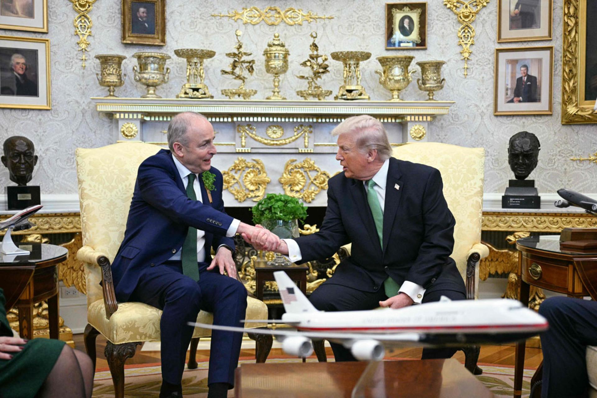 特朗普在白宫会见到访的马丁