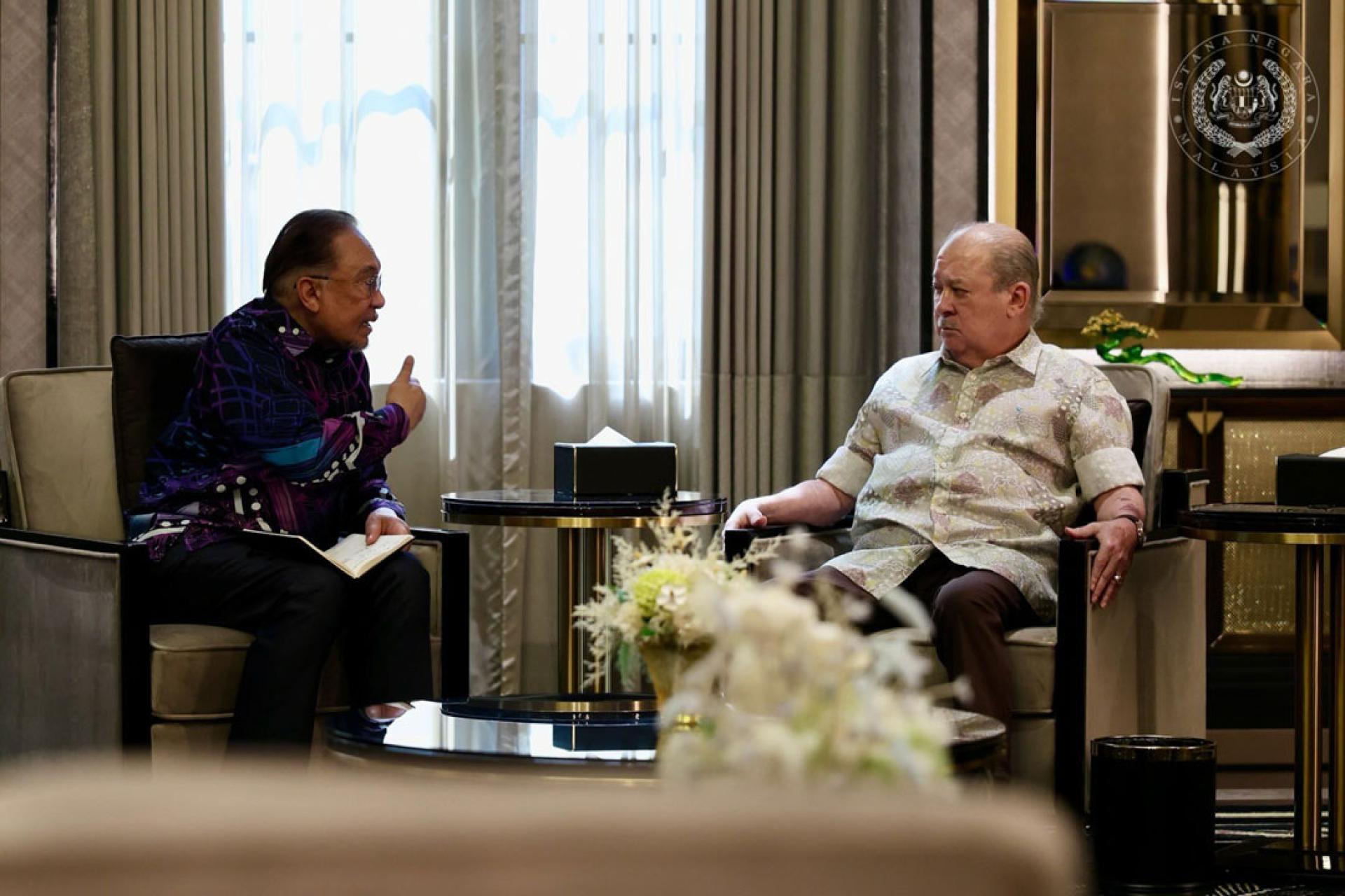 苏丹依布拉欣陛下接受首相安华觐见。（图取自苏丹依布拉欣脸书）