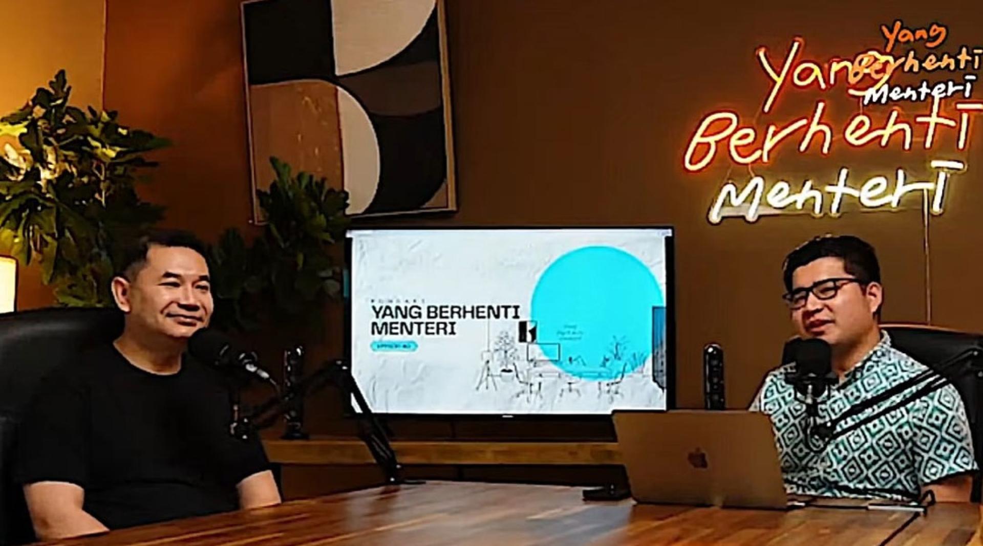 拉菲兹（左）在最新的播客节目中直言，古拉出现在阿伦被提控的庭外，不仅对“降温”于事无补，还违反了政府集体负责的精神。