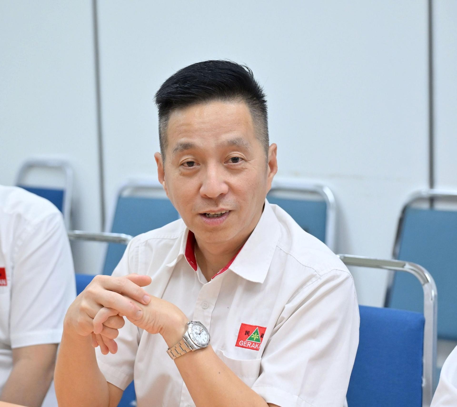 胡栋强：尽管政府目前仍维持RON95补贴价格，但柴油价格的持续飙升，已经对物流与运输行业构成直接压力，而运输成本的上升，最终将不可避免地转嫁至消费者身上。