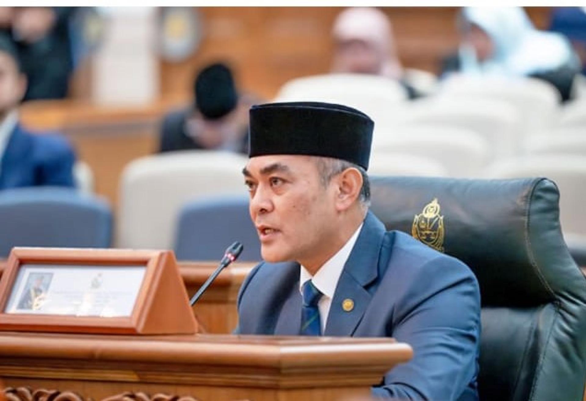 内政部长拿瞥阿马丁在国会发言