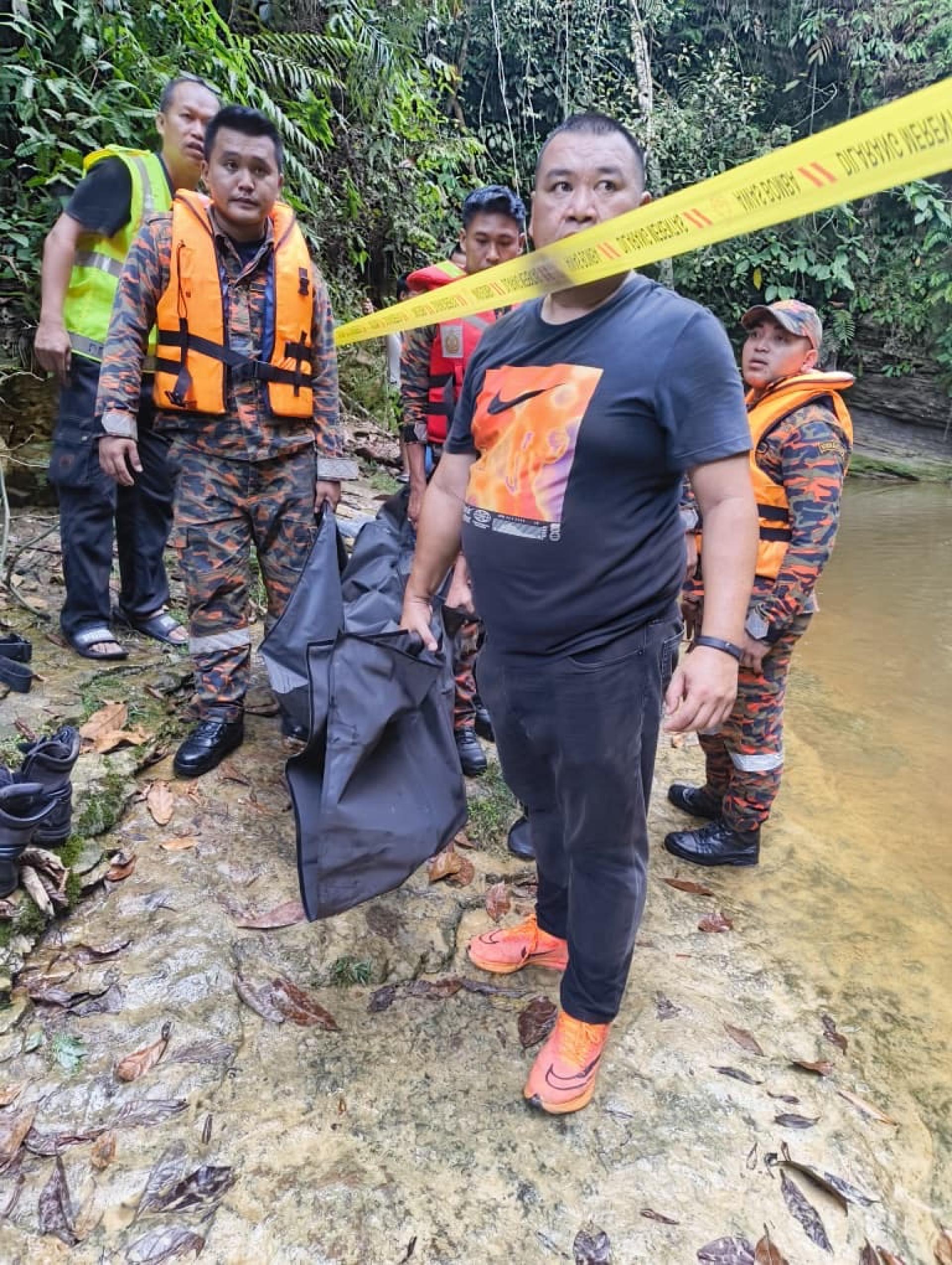 12岁少年特里斯坦马里斯阿纳玛丽莎埃尔娜已于下午5时20分被寻获。