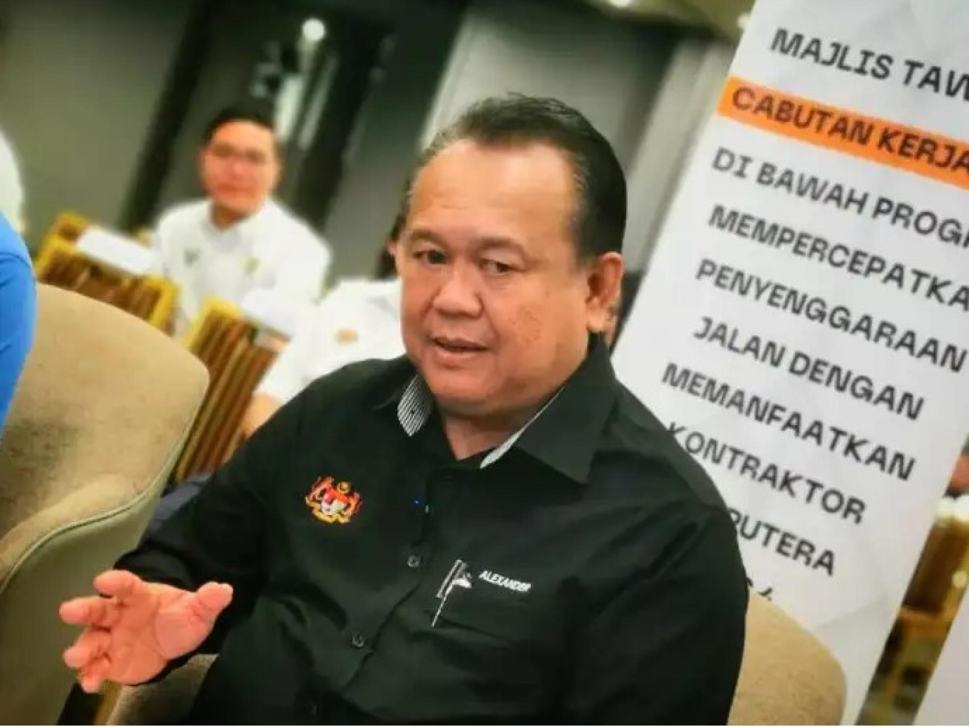 拿督斯里亚历山大南达林奇。