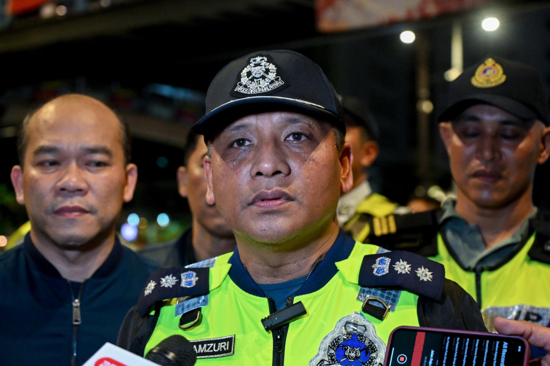 赞祖里披露，最多的违法行为是无牌驾驶和路税逾期。