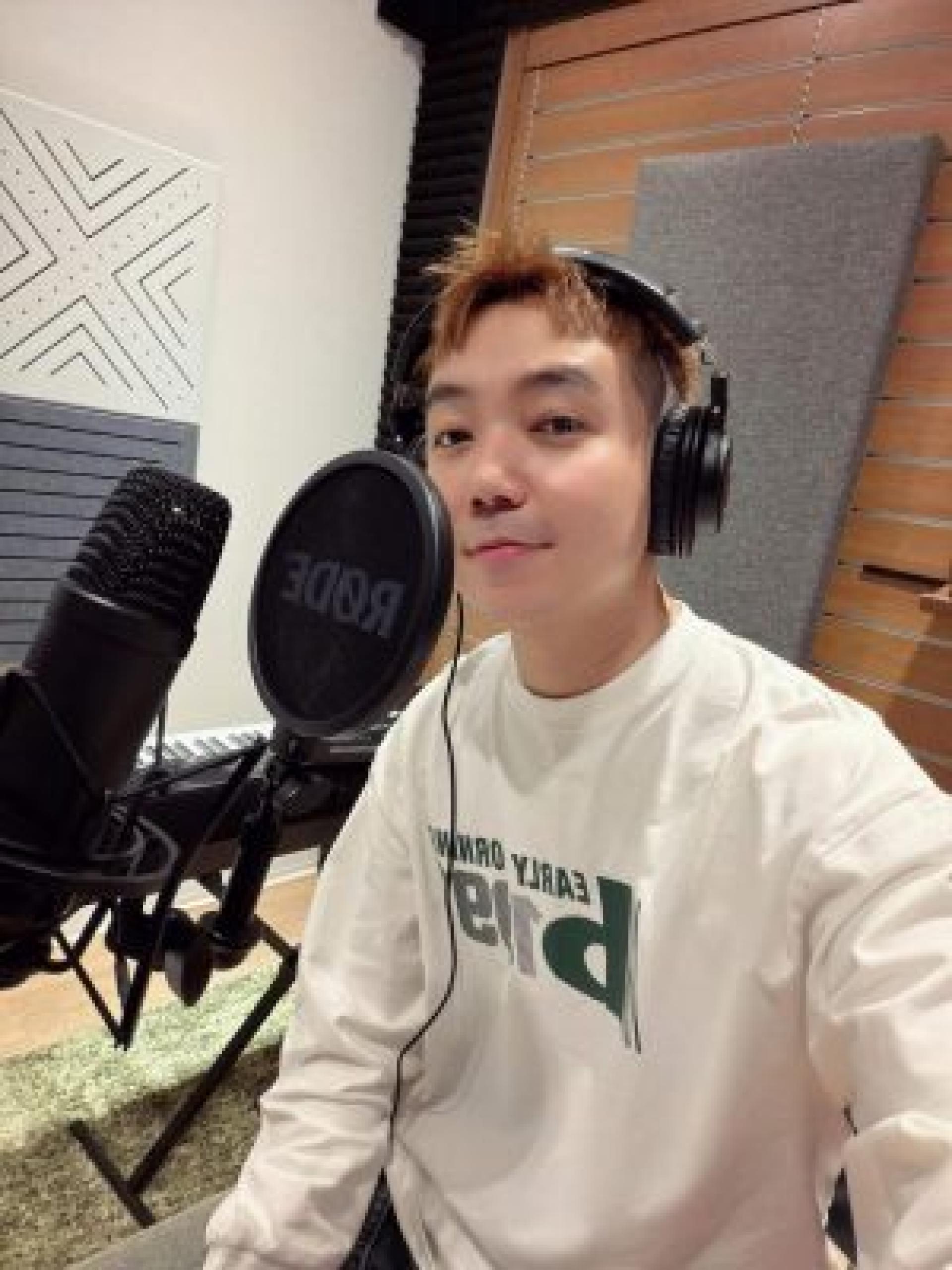 暌违乐坛7年，音乐人薛炳进日前推出全新单曲《山雾》。