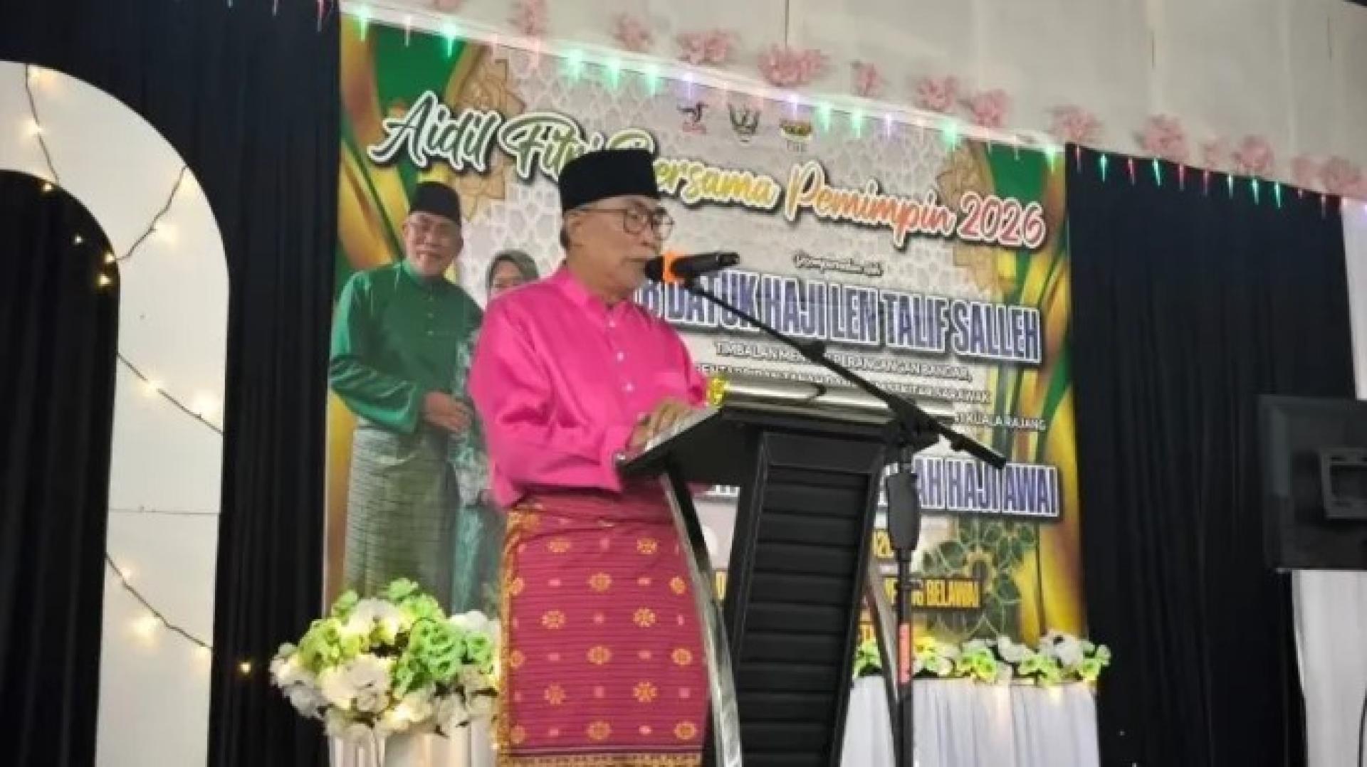 连达立于2026年3月24日在柏拉威由瓜拉拉让服务中心举办的开斋节庆祝活动上致辞。图片来源：Ukas