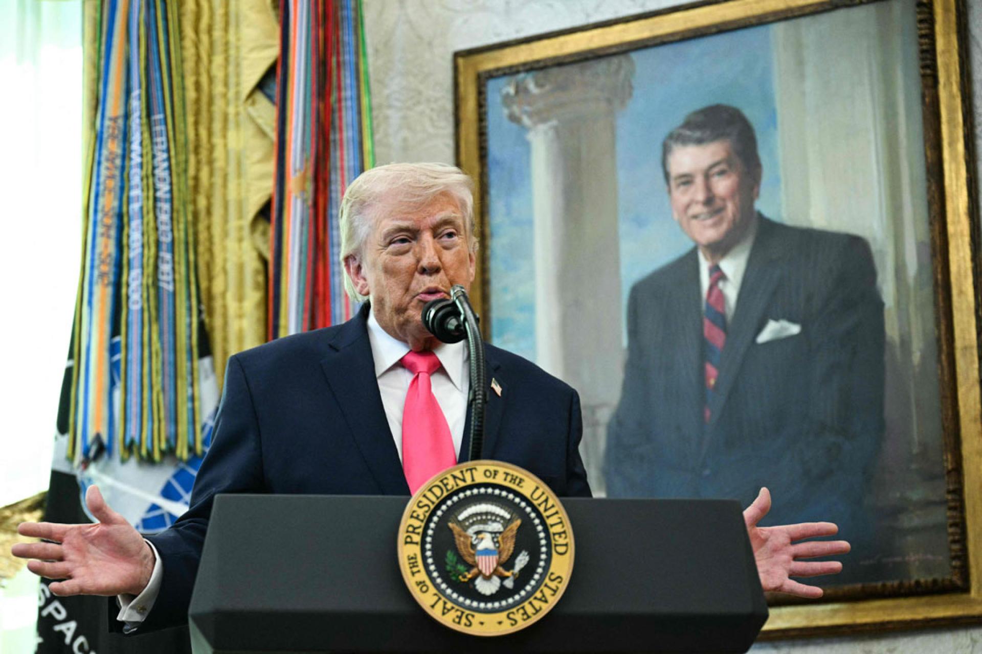 对伊朗一战，特朗普遭遇支持率流失。