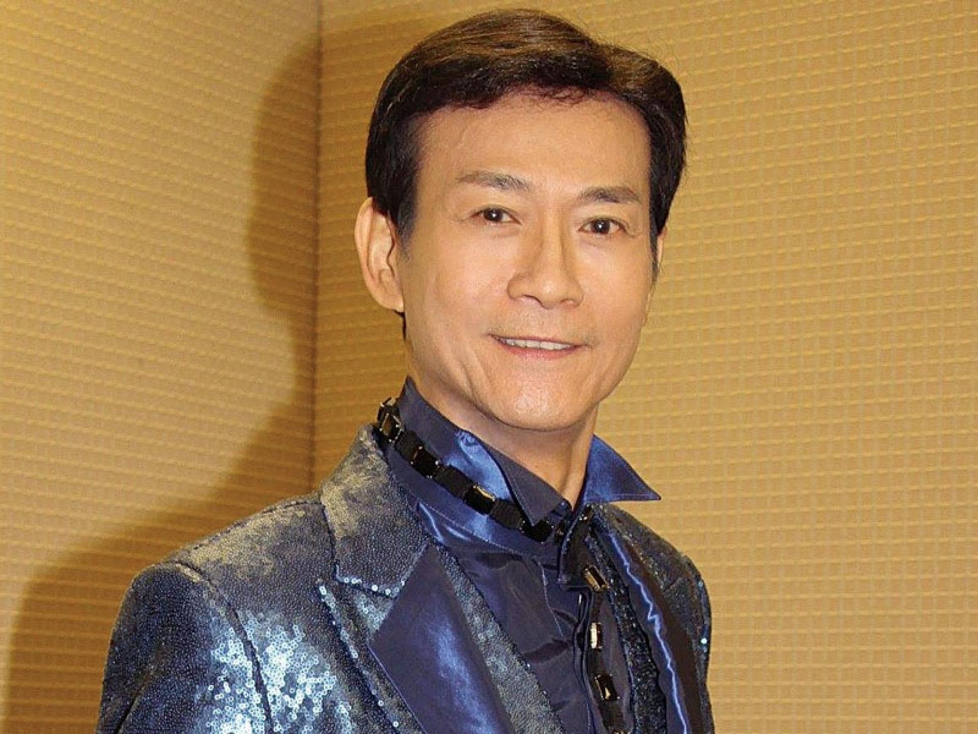 郑少秋神隐3年，终于在社群网站上首发声。