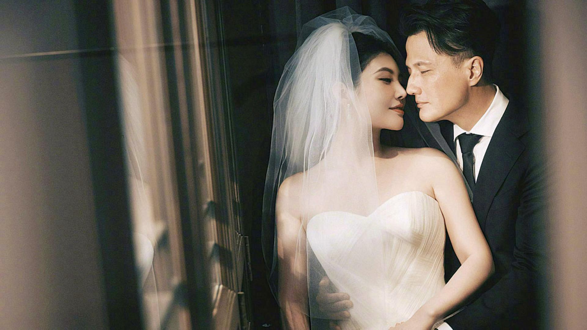 徐冬冬发布两人的婚纱照，正式向大众宣布喜讯。