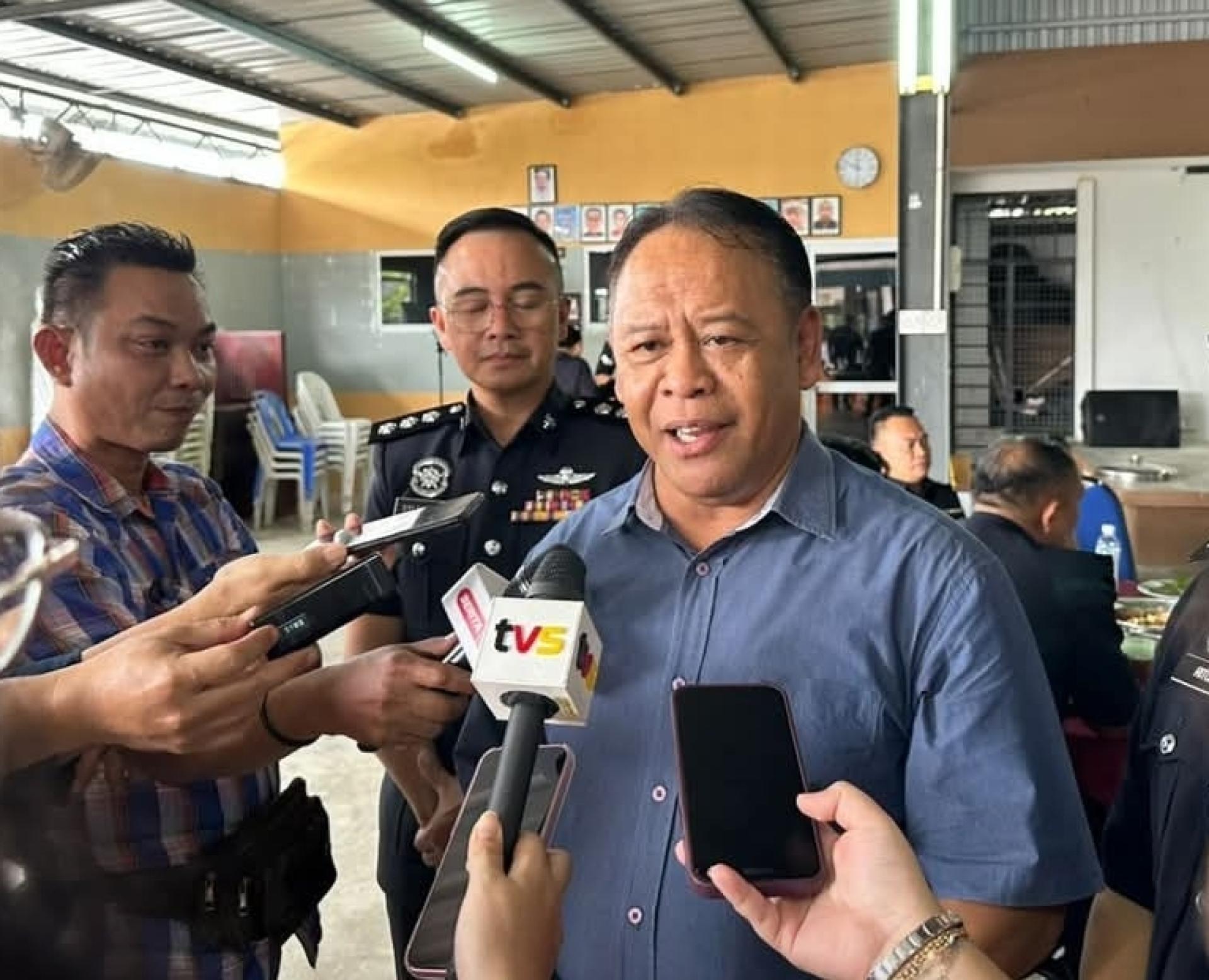 拿督亨利吉纳受访一瞥。