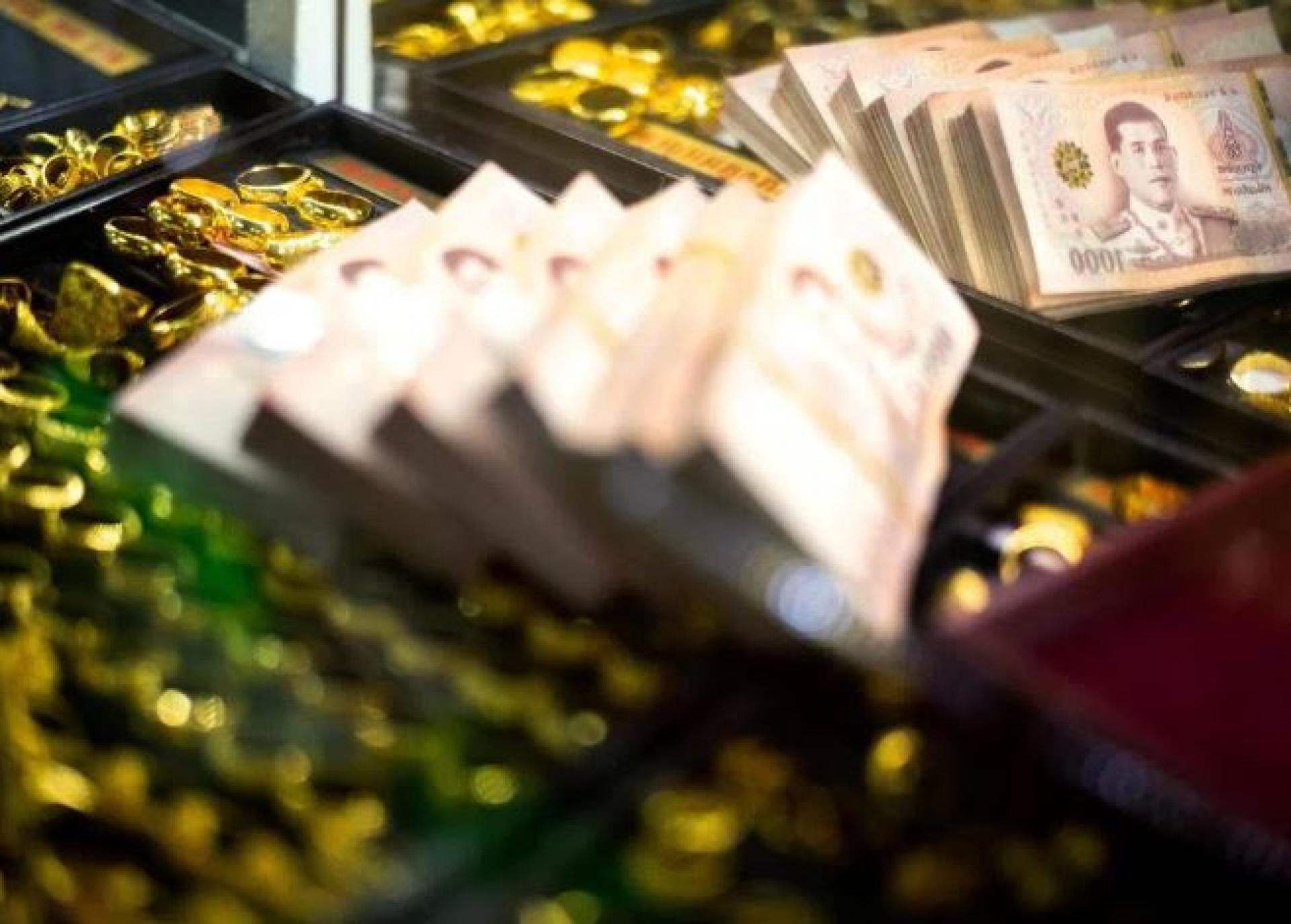 油价历史性飙升使得泰铢进一步承压，分析人士预计泰铢兑美元汇率仍将下跌。