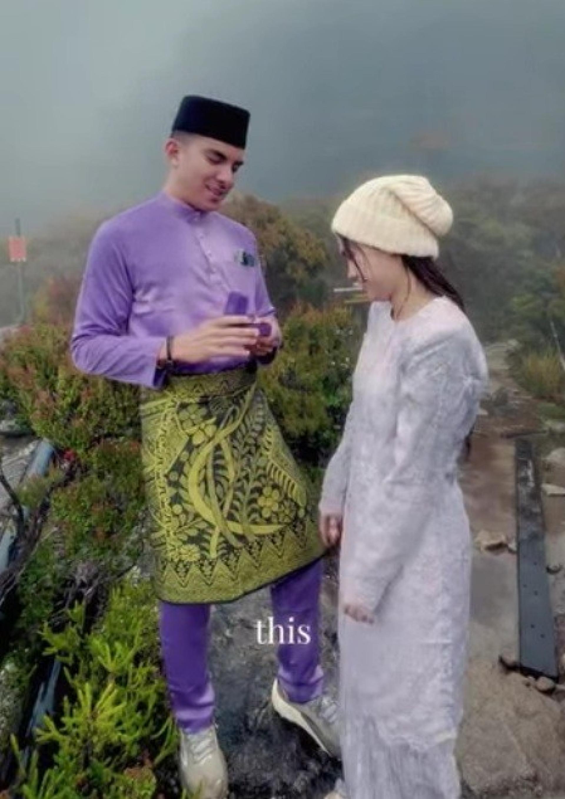 赛沙迪（左起）向女友贝拉求婚成功。