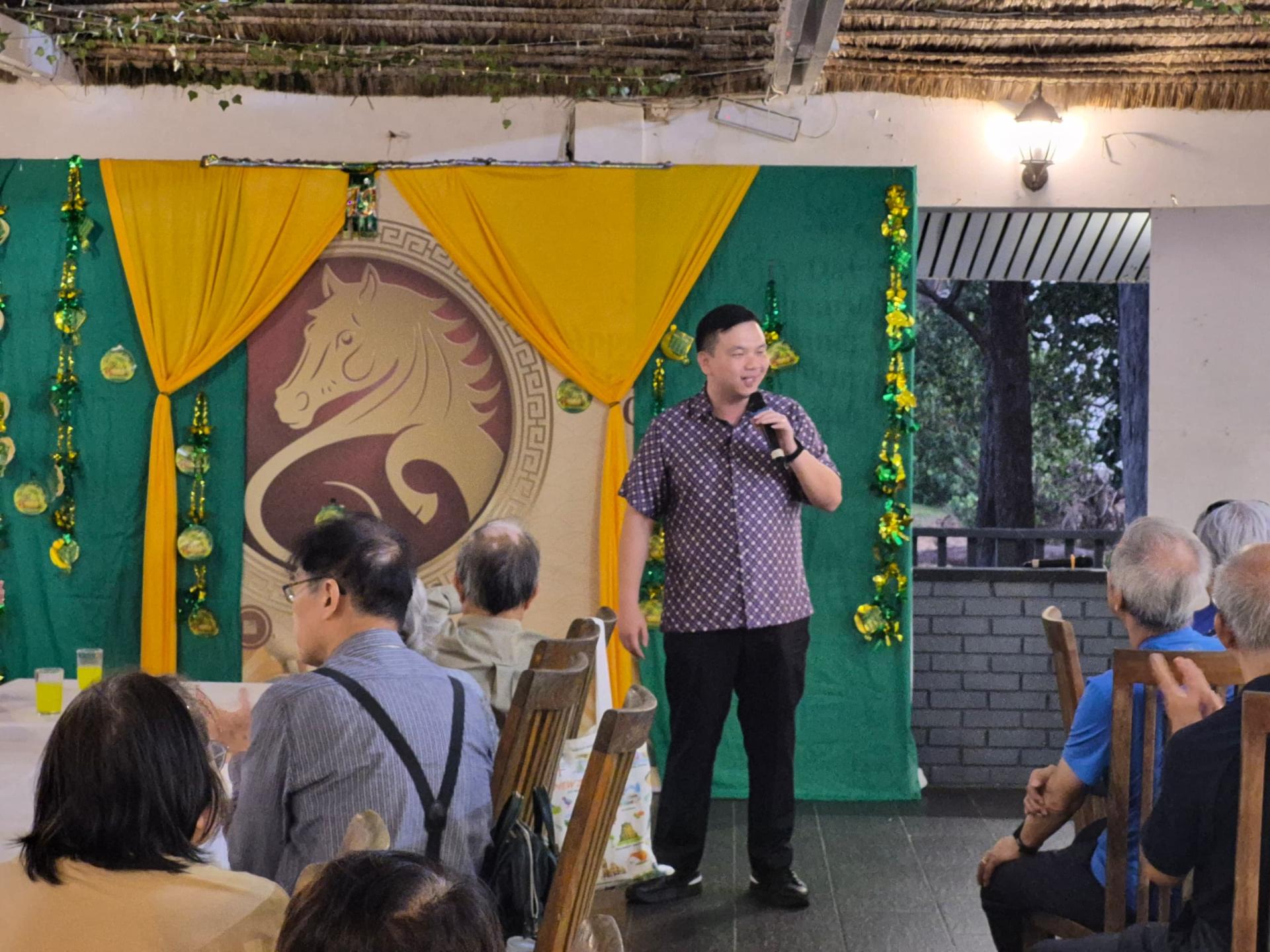 赵俊文近日与来自中国、参与包机旅游配套开发的旅行社业者举行交流会，并鼓励他们探讨开通中国与美里之间新的直飞航线。