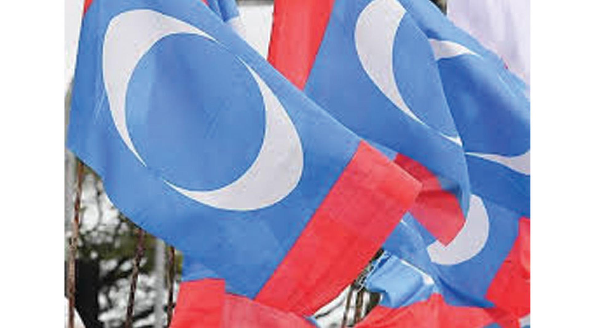 公正党联邦直辖区指示两名涉嫌向按摩中心收取“保护费”的旺沙玛珠区部执委，辞职以协助调查。